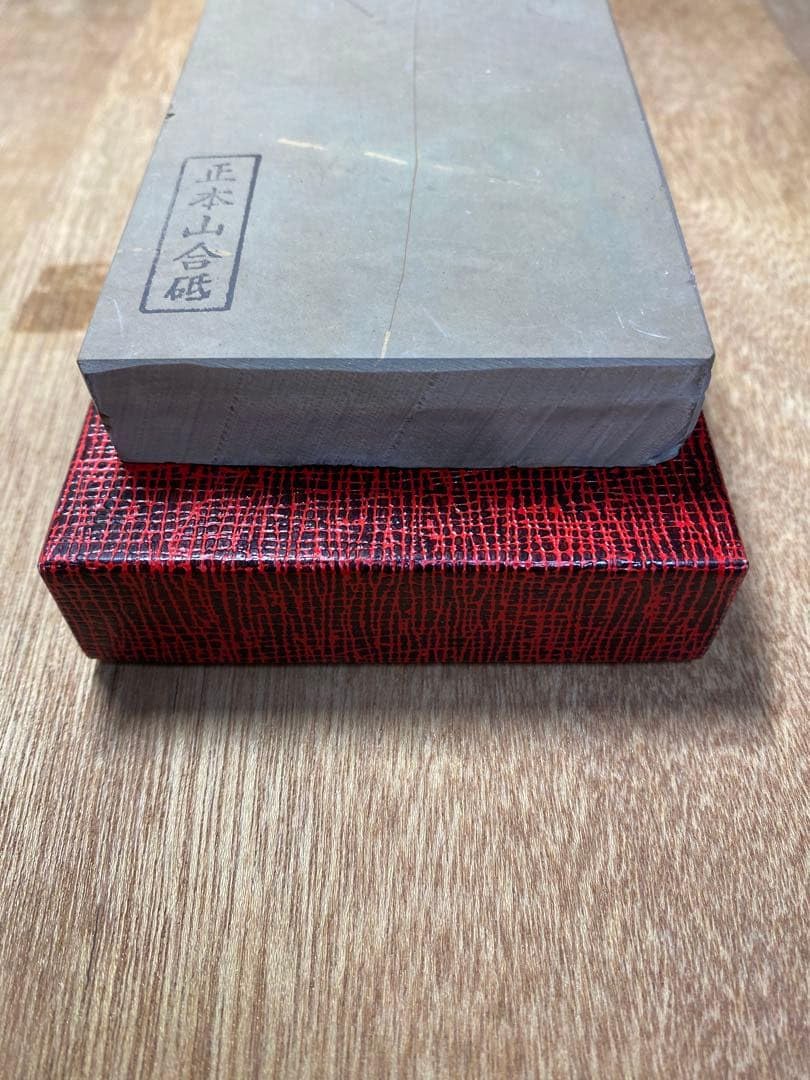 天然砥石　正本山合砥　仕上げ砥石　箱付き Amazon.co.jp: 天然砥石 正本山合砥 仕上げ砥石 箱付き : DIY・工具