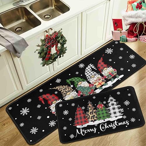 Juego de 2 alfombras y tapetes de cocina de Navidad con diseño de camión rojo a cuadros de búfalo, gnomos de árbol de Navidad, nieve, invierno,