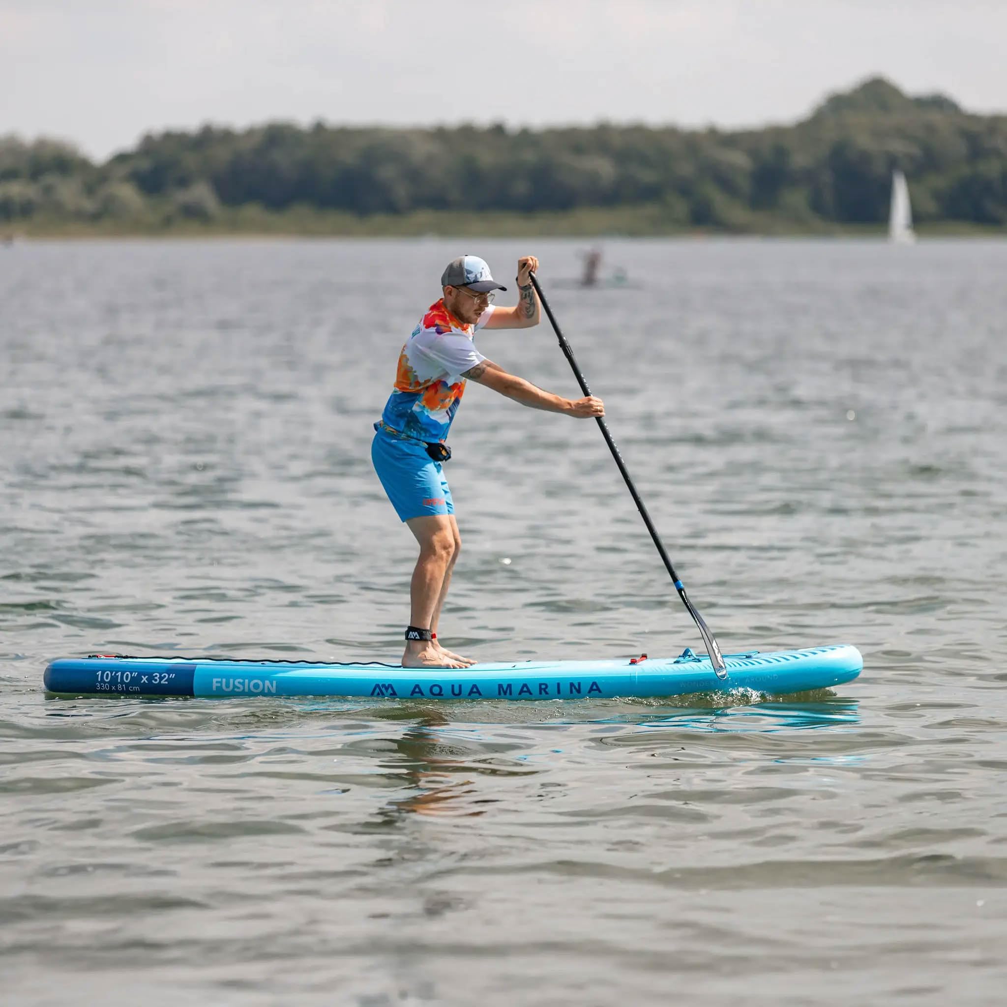 Aqua Marina E-Fusion 10'10" SUP Board mit Motor BLUEDRIVE S, aufblasbares Allround Stand Up Paddle Board 330x81x15 cm, 4–6 km/h, 150 kg