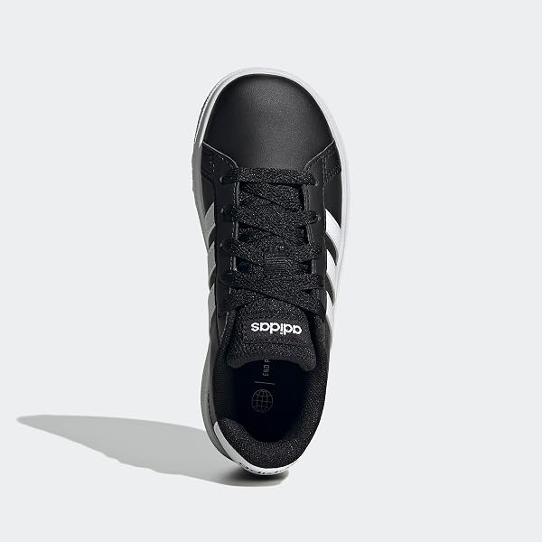 adidas(アディダス)のストアを表示 adidas スニーカー キッズ グランドコート ライフスタイル レース テニス 男の子 女の子 17~22.5cm ユニセックス子供 in use