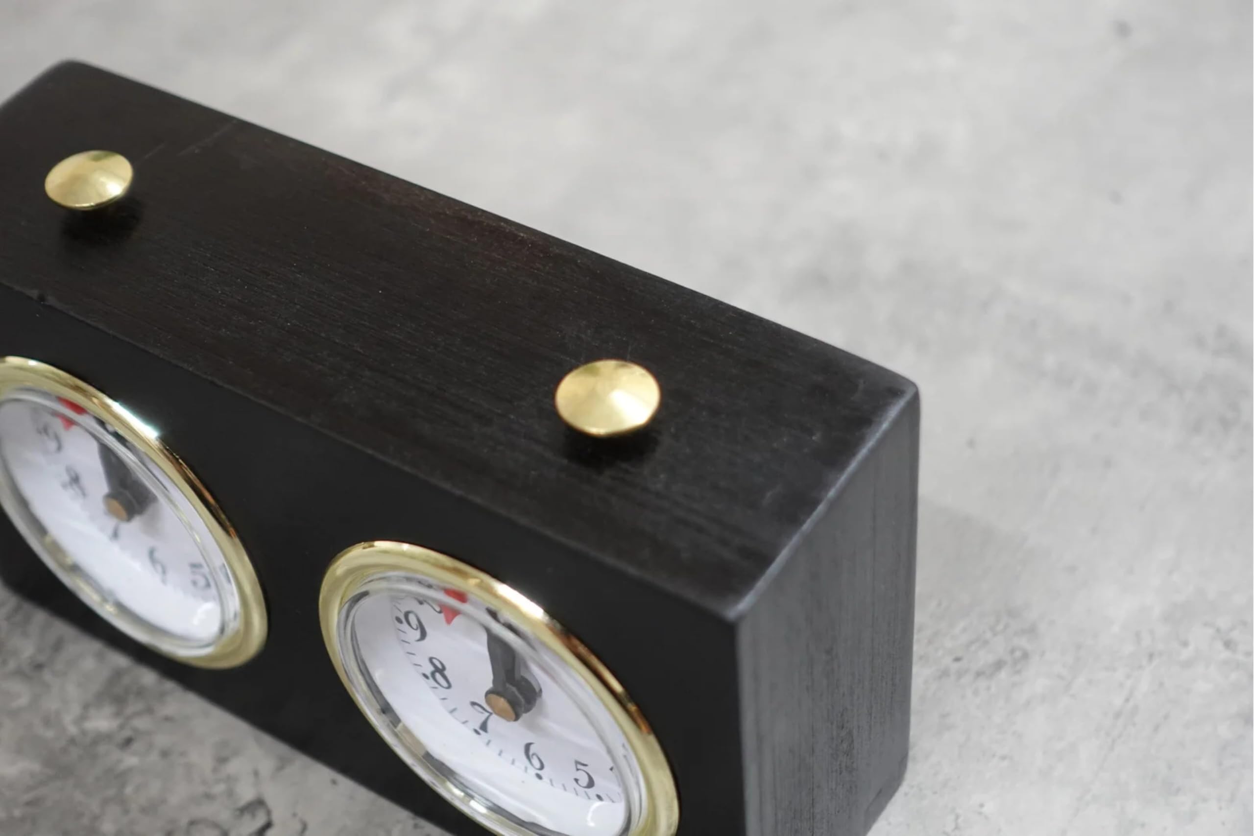 Gebeizte braune Turnier Analog Holz Schachuhr Traditionelle Aufziehbare Mechanische Schachuhr Massivholz Schachuhr für 2 Spieler Turnier Schachspiel Zubehör