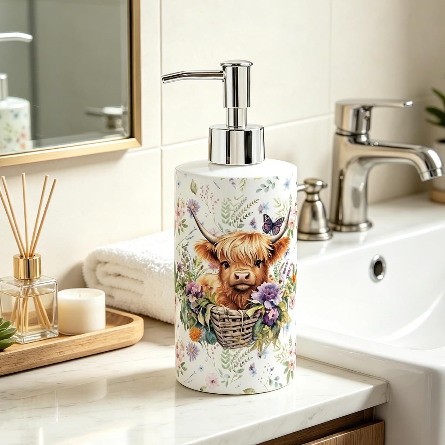 FYSUIMU Highland Cow Soap Dispenser Rustic Cow Wildflower Glass Dispenser with Pump Farm Cow Floral Refillable Liquid Container for Farmhouse Bathroom Kitchen Countertop Decor