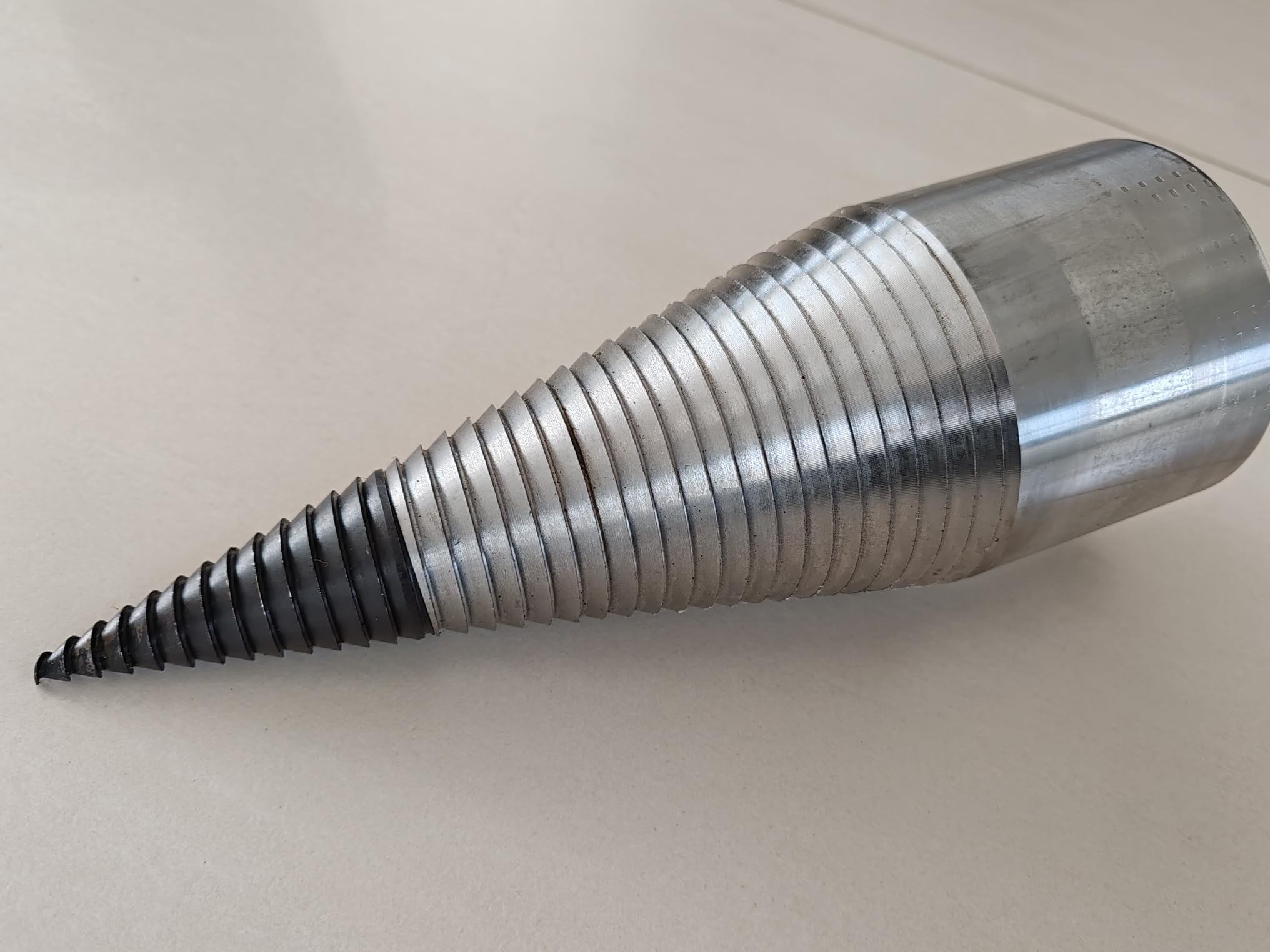 Generisch Spaccalegna conico per legno, 80 mm, punte intercambiabili, fori 24 mm, 40 mm, 42 mm, 45 mm, 48 mm, 50 mm, filettatura sinistra (attacco 45 mm)