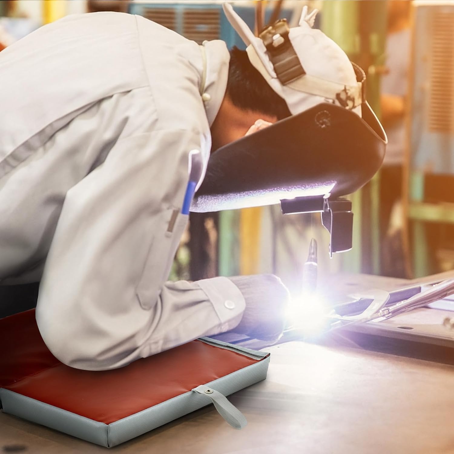 Leinuosen Welding Arm Knee Pad Mat Fire Welding Blanket Fireproof Foldable 16 x 19 Inch Heat Resistant Fabric High Temp Insulation Pad Flame Retardant Soldering Plumbing Protective