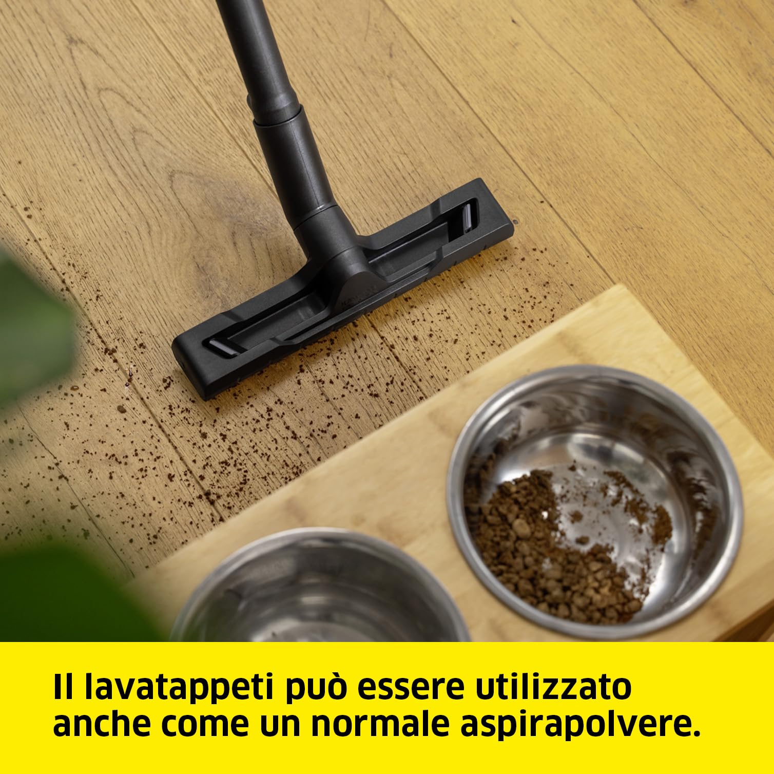 KÄRCHER Lavatappeti Smacchiatore SE 4, serbatoio dell'acqua pulita e sporca: 4 l, bocchetta per pavimenti con attacco per superfici dure, clip per tappeti, bocchetta per fessure e poltrone