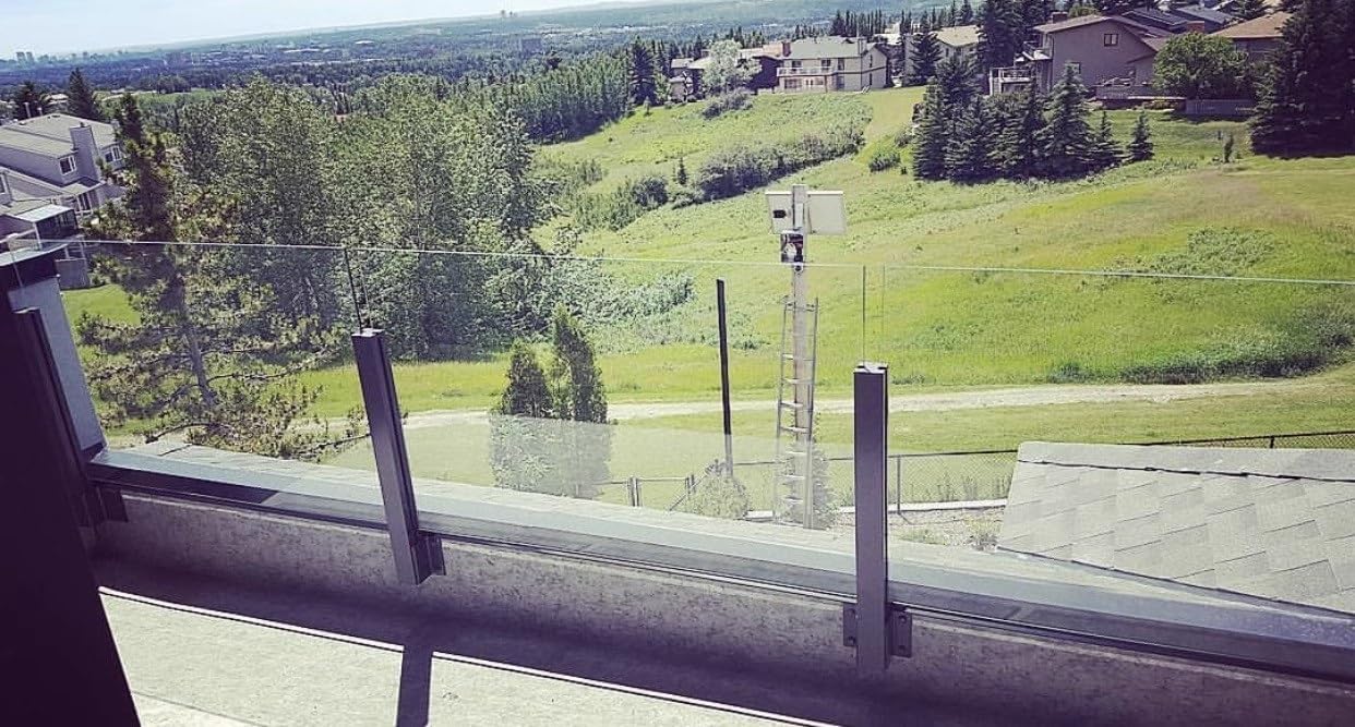 Zacisk montażowy boczny, środkowy słupek końcowy, kolumny balustrady ze stali nierdzewnej do schodów ze stali hartowanej/drewnianej/platerowanej, czarny lewy słupek, 125 cm