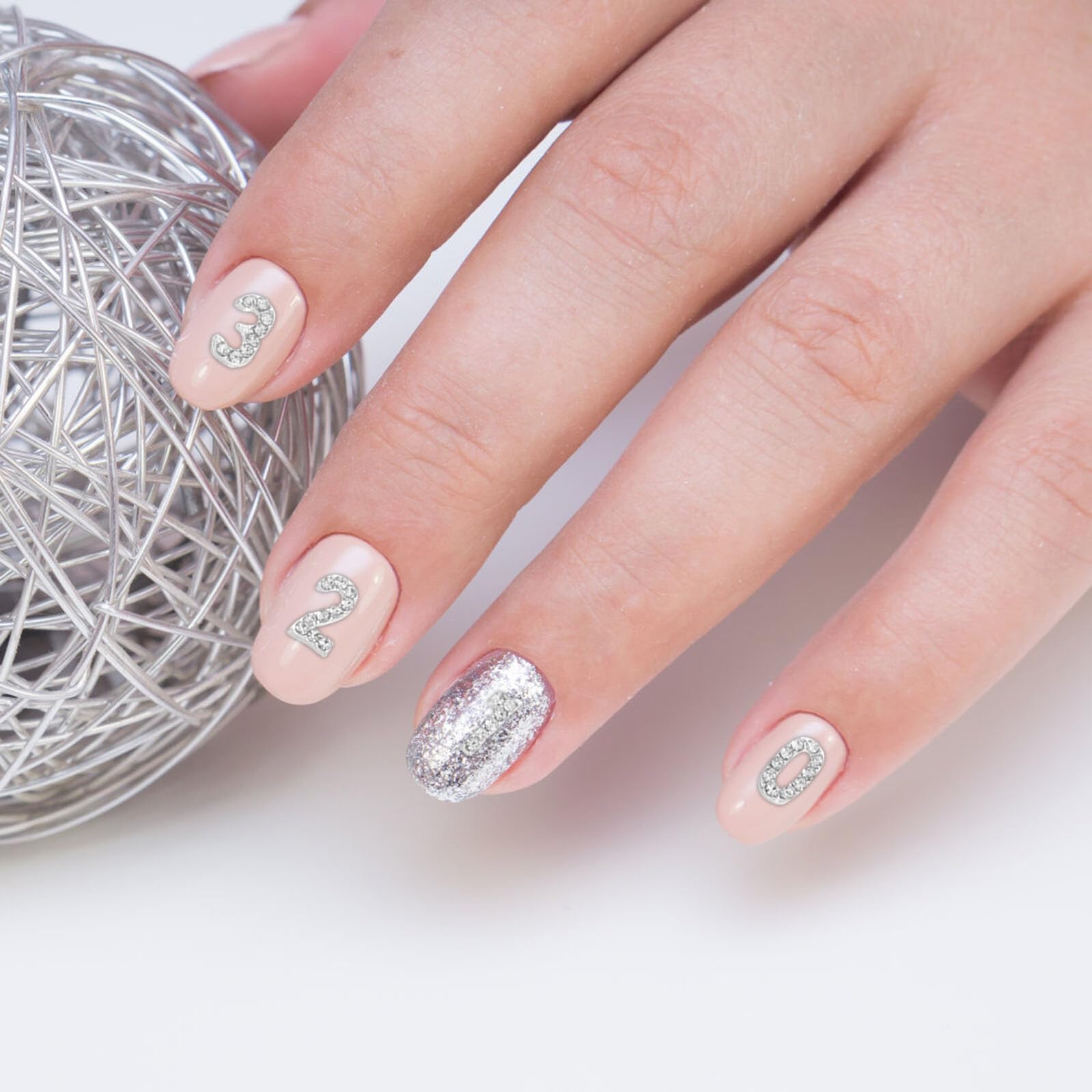Ciondoli per Unghie Numeri in Strass 100 Pezzi Decorazioni Nail Art Gemme Piatte in Ferro Argento per Feste e Uso Fai da Te Accessori Scintillanti per Unghie Artistiche