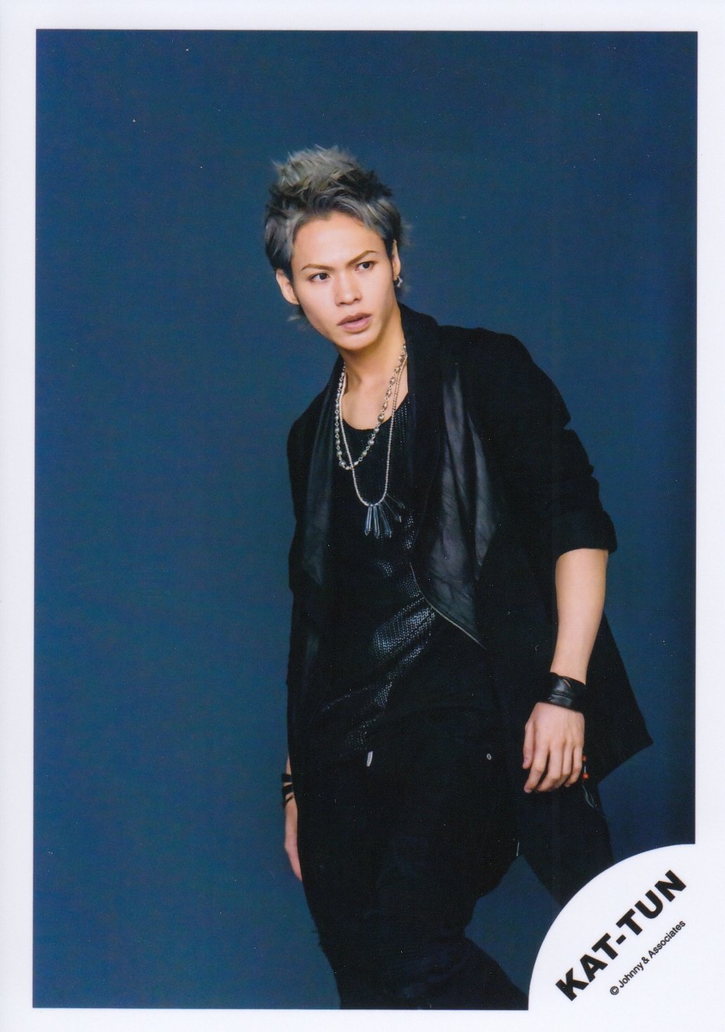 上田竜也　公式写真170枚 Amazon.co.jp: KAT-TUN 公式生写真 （上田竜也）KA00358 : おもちゃ
