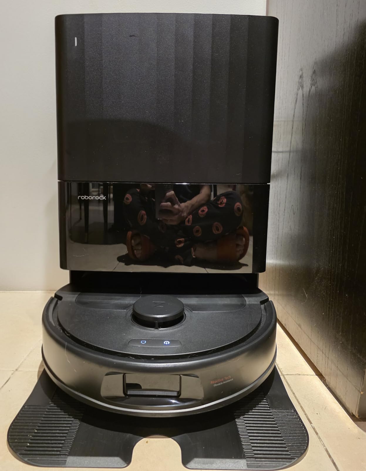 roborock Qrevo Series Robot Vacuum and Mop, 8000Pa Suction, Upgraded from Qrevo S, Anti-Tangle Brush, Smart Obstacle Avoidance, Auto Mop Washing, All-in-One Dock, 200RPM Spinning Mops, White(QV 35A) photo review