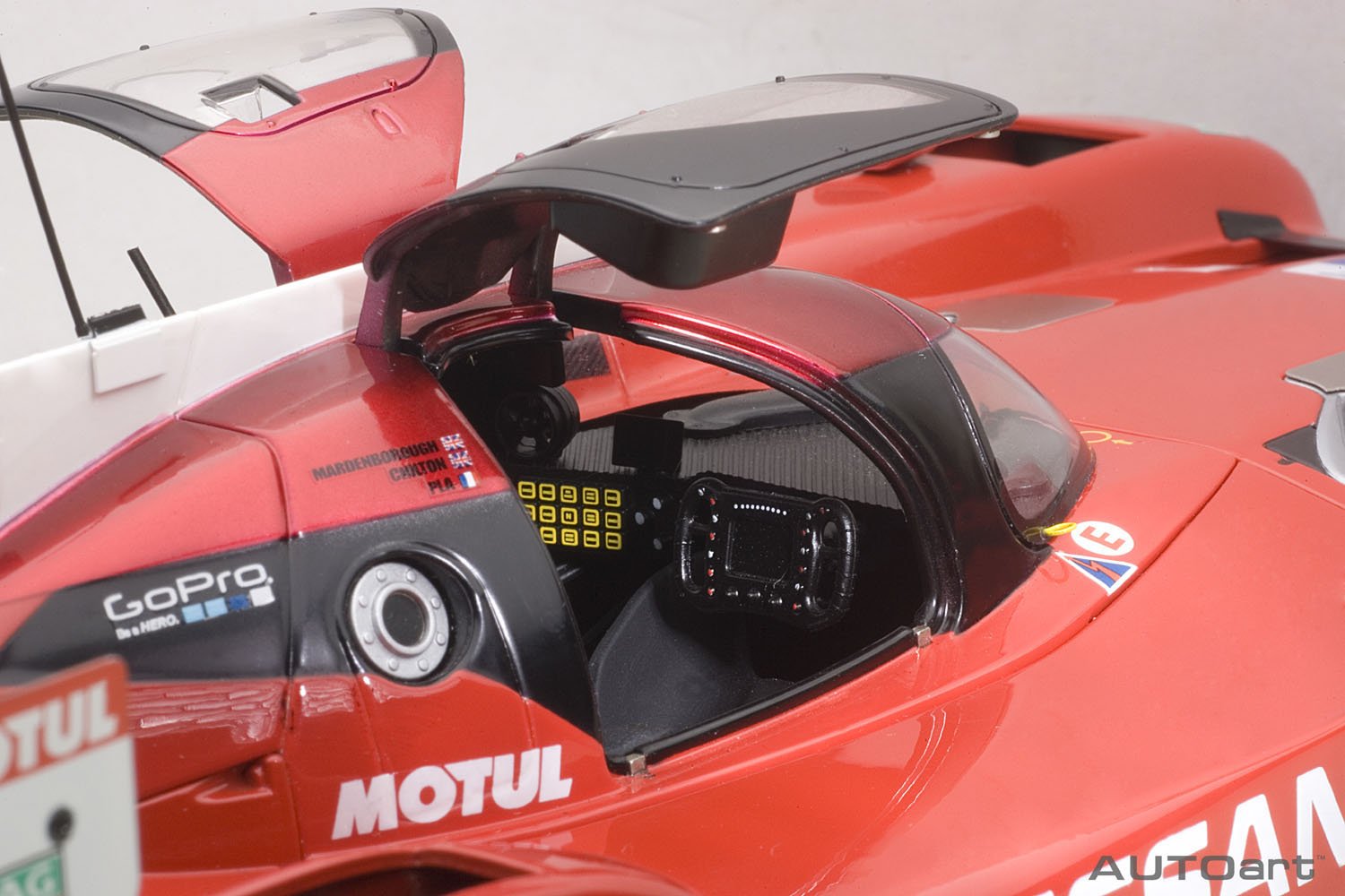 AUTOart 1/18 日産 GT-R LM NISMO 2015 #23 (ル・マン24時間レース) 完成品 Amazon | AUTOart 1/18 日産 GT-R LM NISMO 2015 #23 (ル・マン