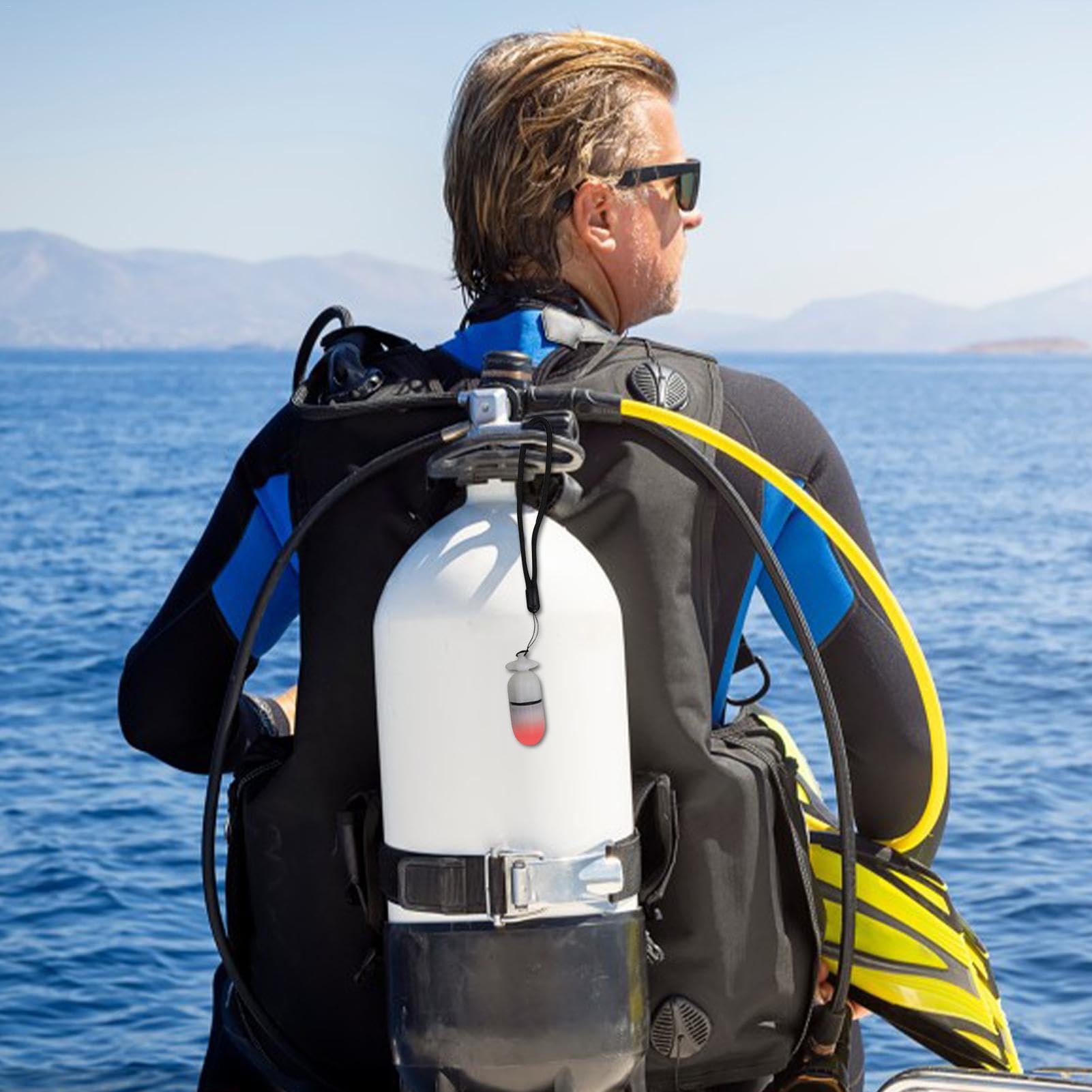 ストロボライト　ダイビング Amazon.co.jp: 水中ストロボライト - ミニタンクライト ナイト