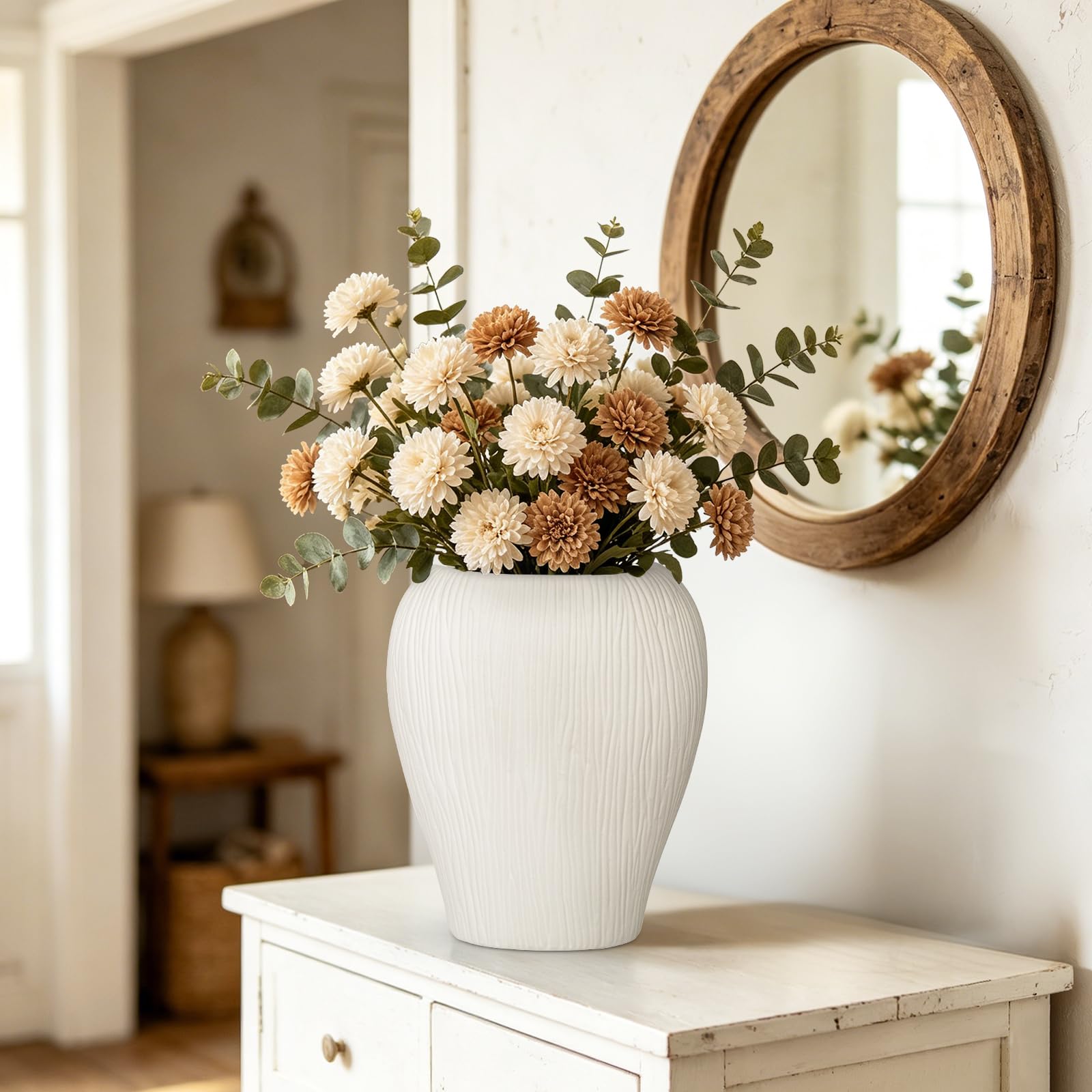 Flache Keramikvase Modern – Schmale Ribbed Vase für Pampasgras & Kunstblumen, Dekovase Keramik für Tisch, Regal & Sideboard, Boho Blumenvasen Wohndeko, Weiß - 32 cm Hohe