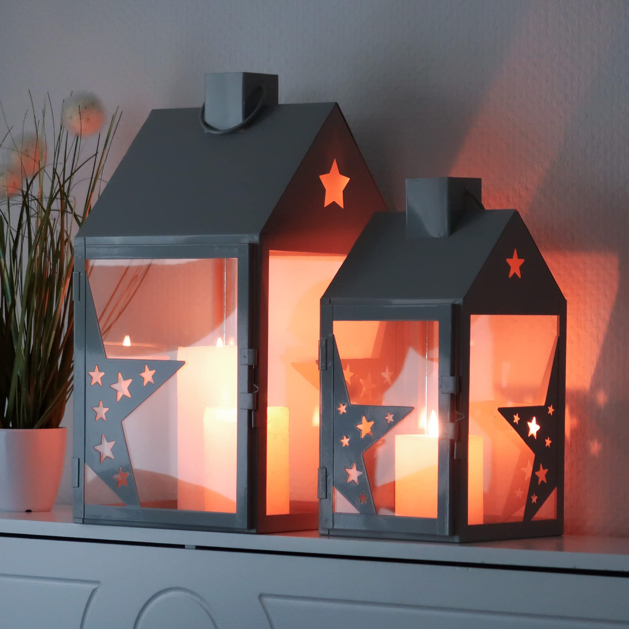 Dekovita 2er-Set Metall-Laterne 30cm/38cm - Gartenlaterne mit Glas-Scheiben - Windlicht Sterne Lichthaus