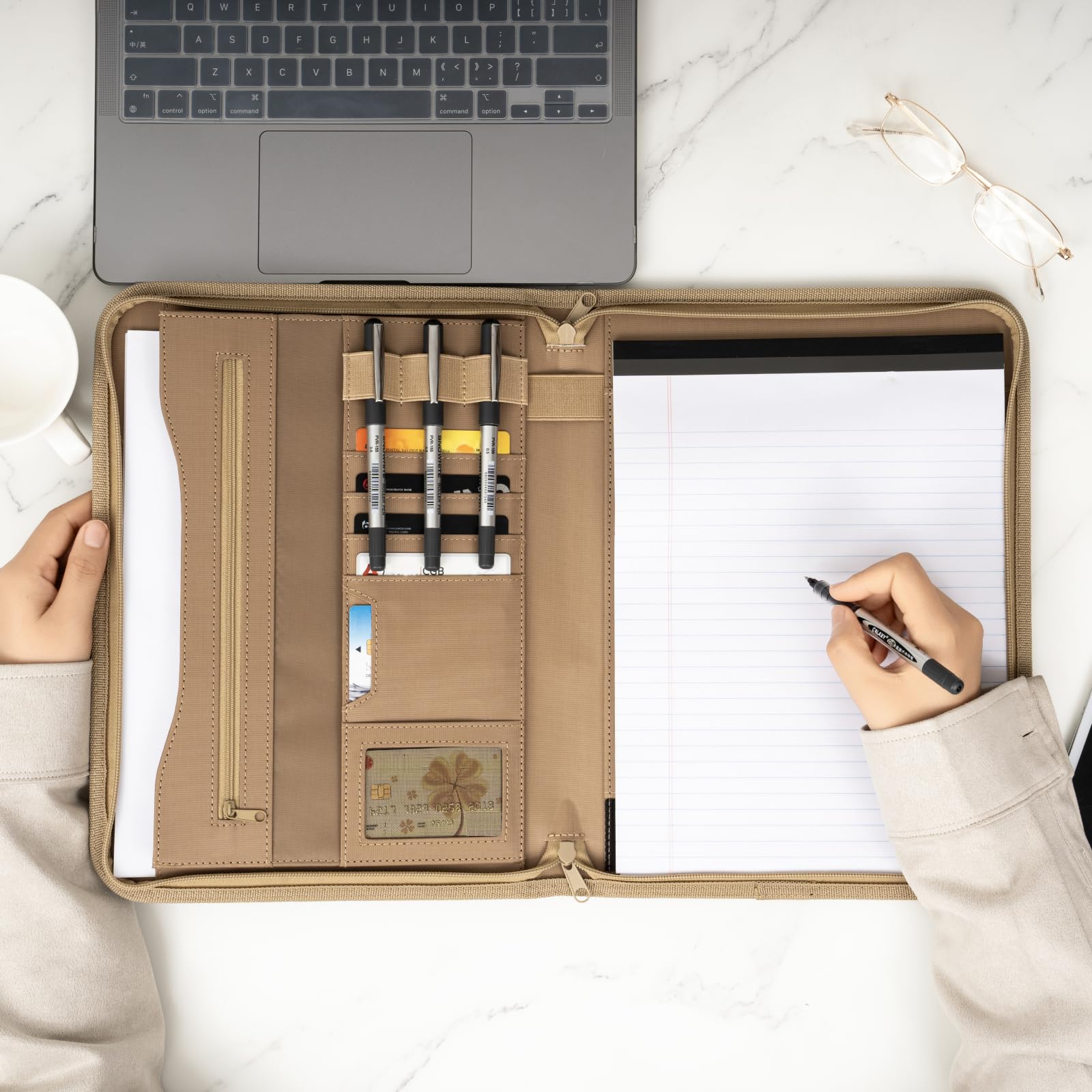 VEPKOIT Militärisches Padfolio mit Reißverschluss und taktischem Notizbucheinband mit Rechtsblock für A4-Ordner, großer OCP-Ordner, Planer für Herren und Damen, Armee-Führer, Buch-Organizer (Coyote)