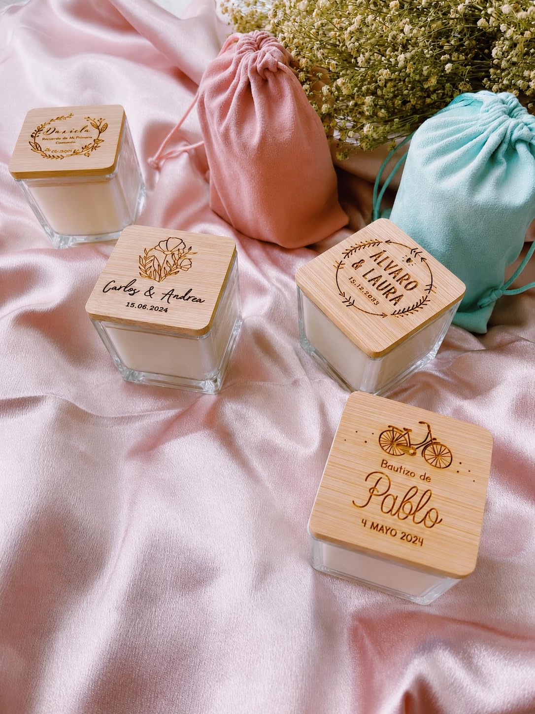 MONAMI - Pack 10 Velas personalizadas en cristal y tapa de bambú cuadrada. Detalle ideal para boda, bautizo o comunión. Vela aromática de vainilla. Varios modelos a elegir.