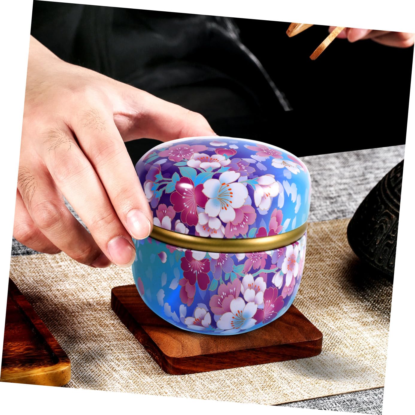 BESTYASH Contenitori in Latta in Stile Retrò Set 4 Pezzi con Coperchio Barattoli Decorativi Multiuso e Resistenti per Tè e Dolci per Decorazione Festiva