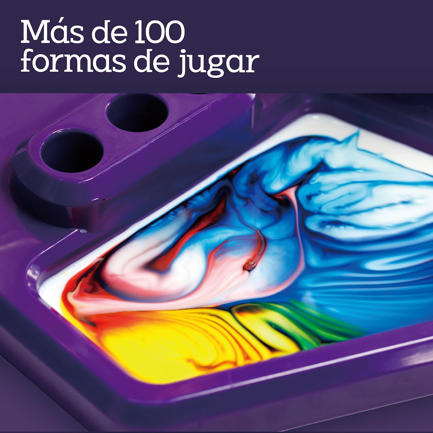 Close-up of an experiment in progress within the Super Laboratorio kit, showing liquids mixing and reacting in a beaker.