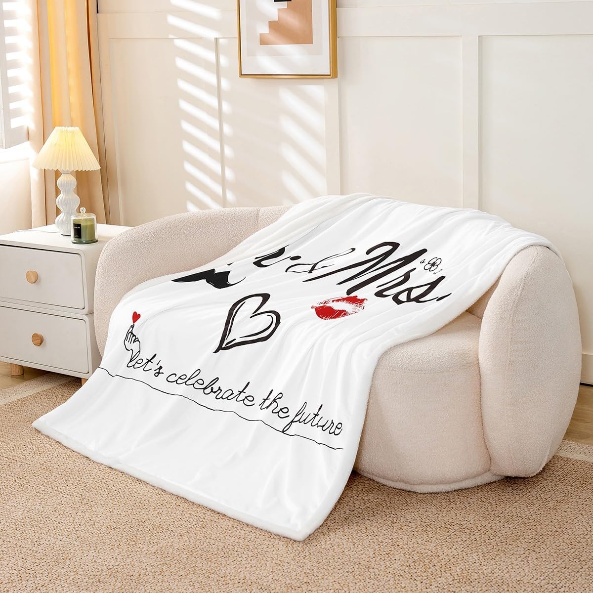 Mr Mrs Fleece Throw Blanket for Couples Bride and Groom Wedding Plush Blanket Black White Funny Quotes Sherpa Blanket Room Decor Valentine Day Gift Fuzzy Blanket for Sofa Bed Couch, Throw 50x60 Inch