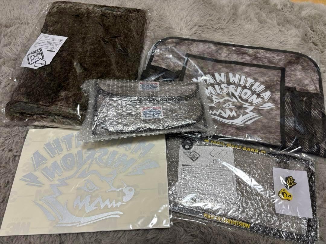 マンウィズ カー用品 MAN WITH A MISSION カー用品セット Amazon.co.jp