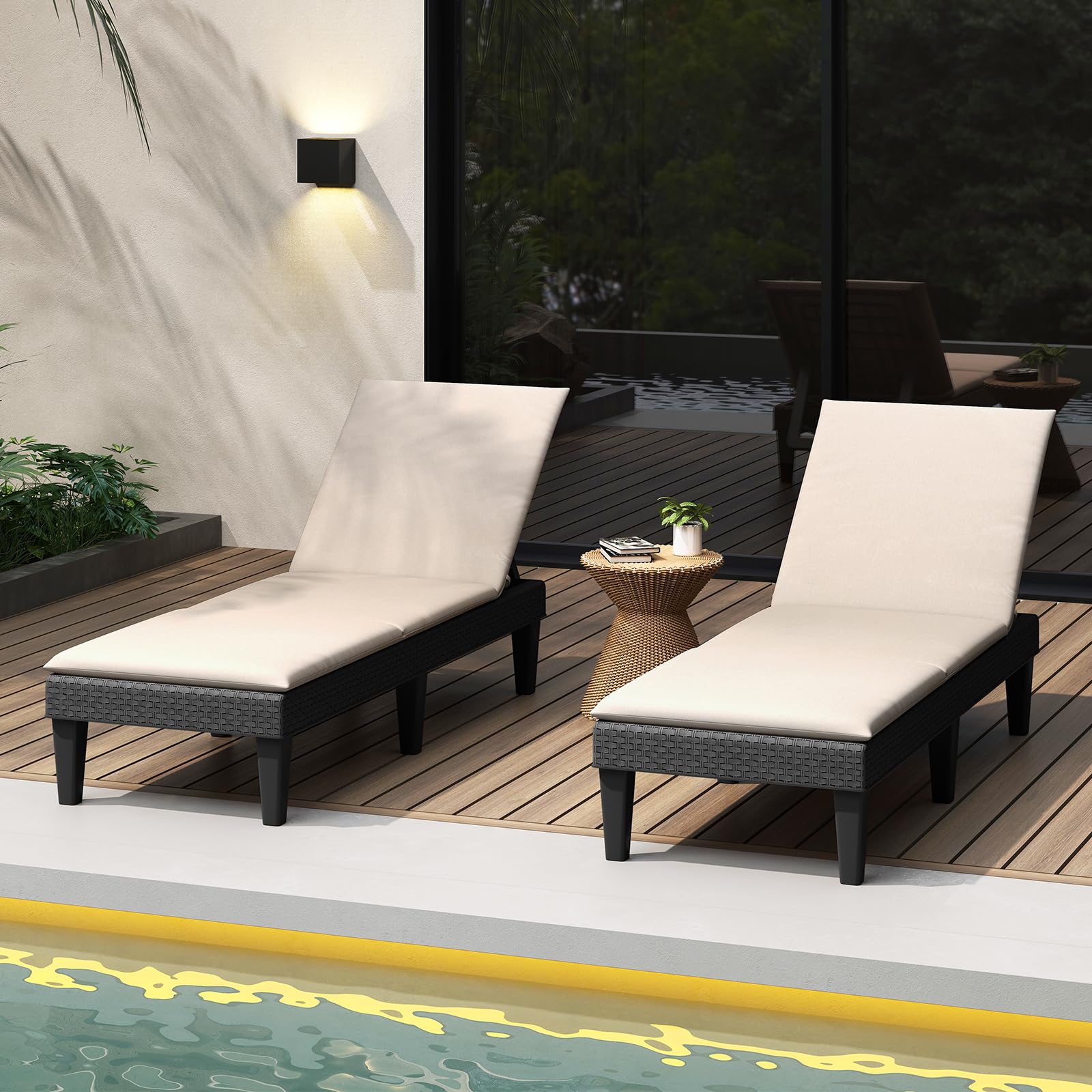 Giantex Coussin Bain de Soleil Lot de 2, Coussin Chaise Longue Pliant avec Attaches à Crochets et Boucles, Matelas Bain de Soleil pour Meubles de Patio Intérieurs et Extérieurs, 182 x 59 cm, Beige