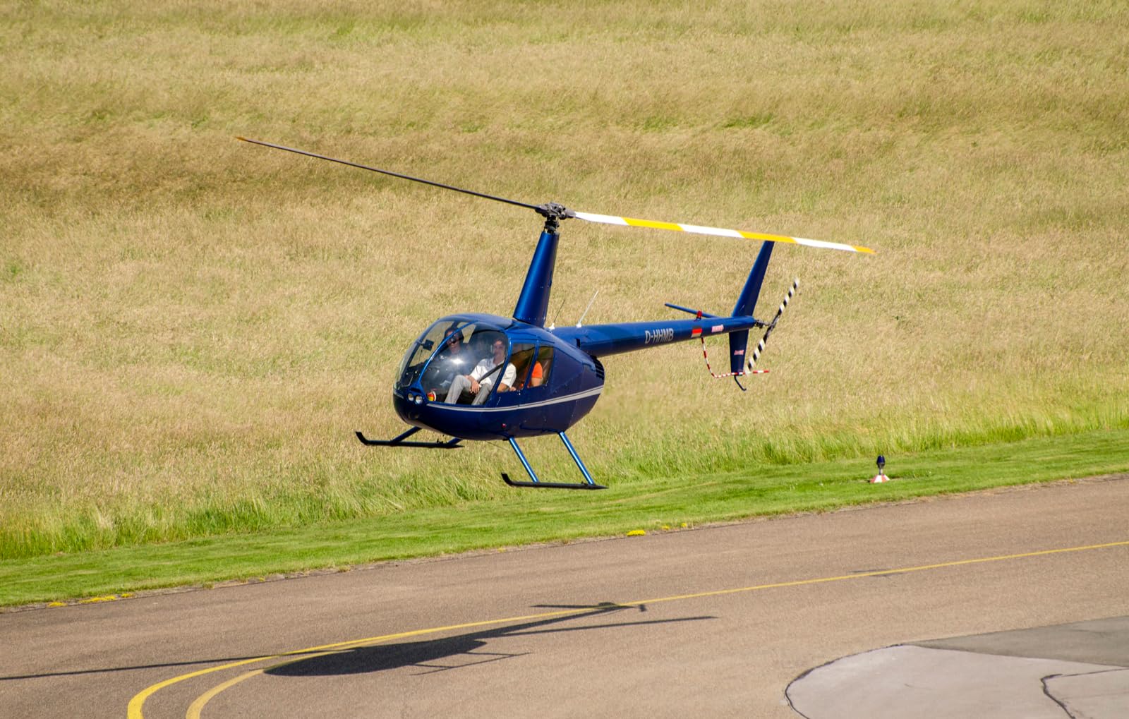 JOCHEN SCHWEIZER Geschenkgutschein: Hubschrauber Rundflug Atting bei Straubing (20 Min.)