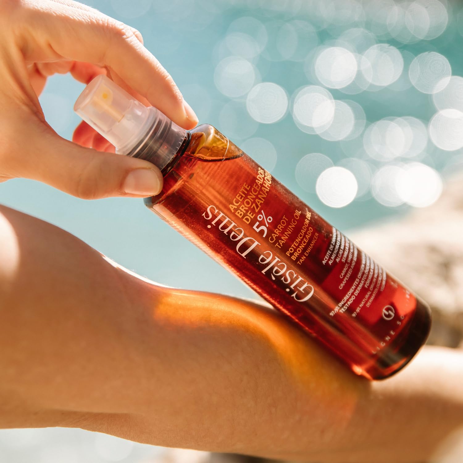 GISÈLE DENIS - Huile bronzante à la carotte 5% 200 ml, Huile bronzante, Accélérateur de bronzage, Bronzant solaire, Ingrédients d'origine naturelle, Résistant à l'eau, Formule végétalienne
