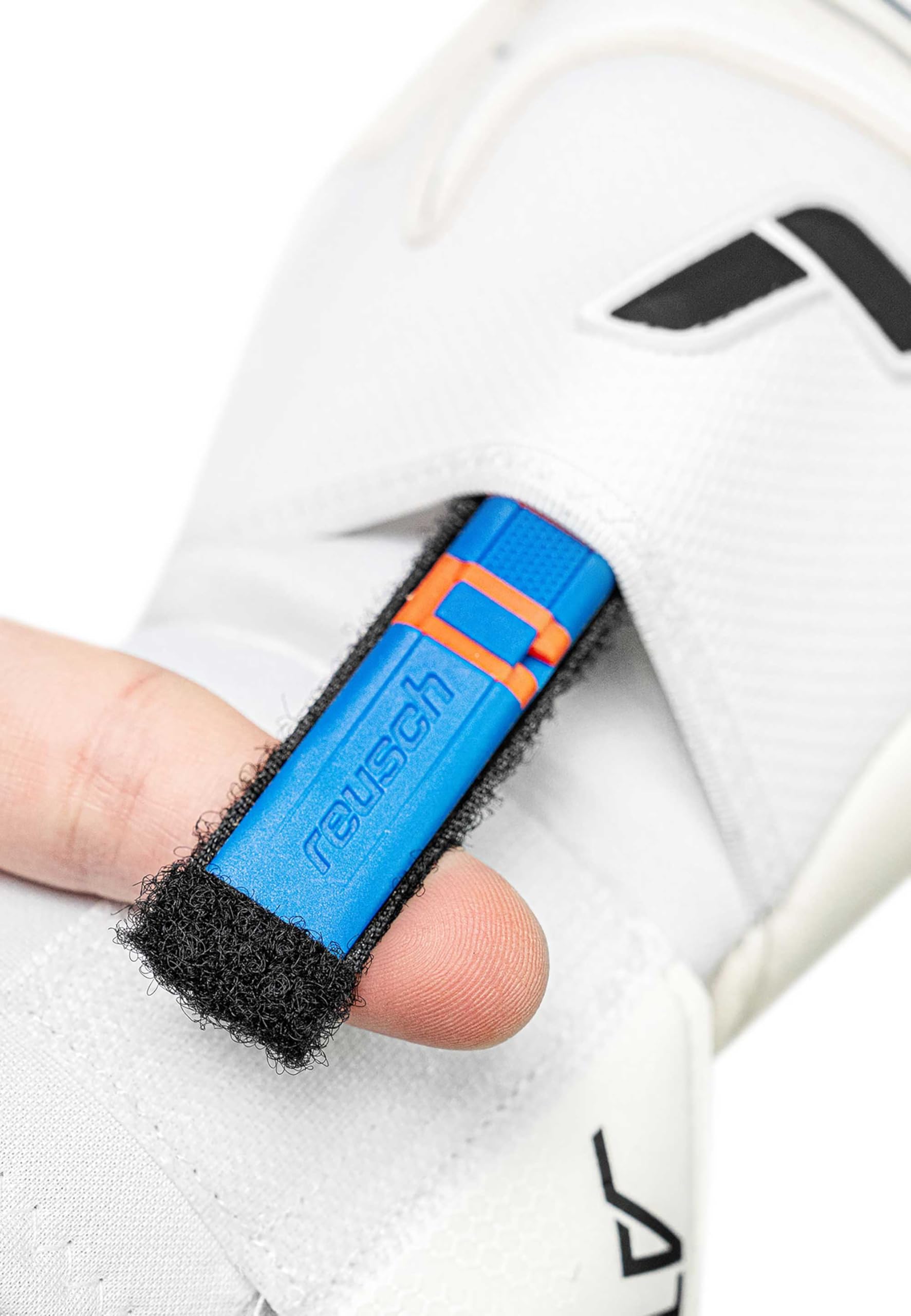 Reusch Guanti da portiere professionale adulti | Protezione delle dita | Aderenza eccezionale, allenamenti e partite, erba sintetica e naturale, Taglie 7,5-12, Attrakt Gold X Ortho-Tec