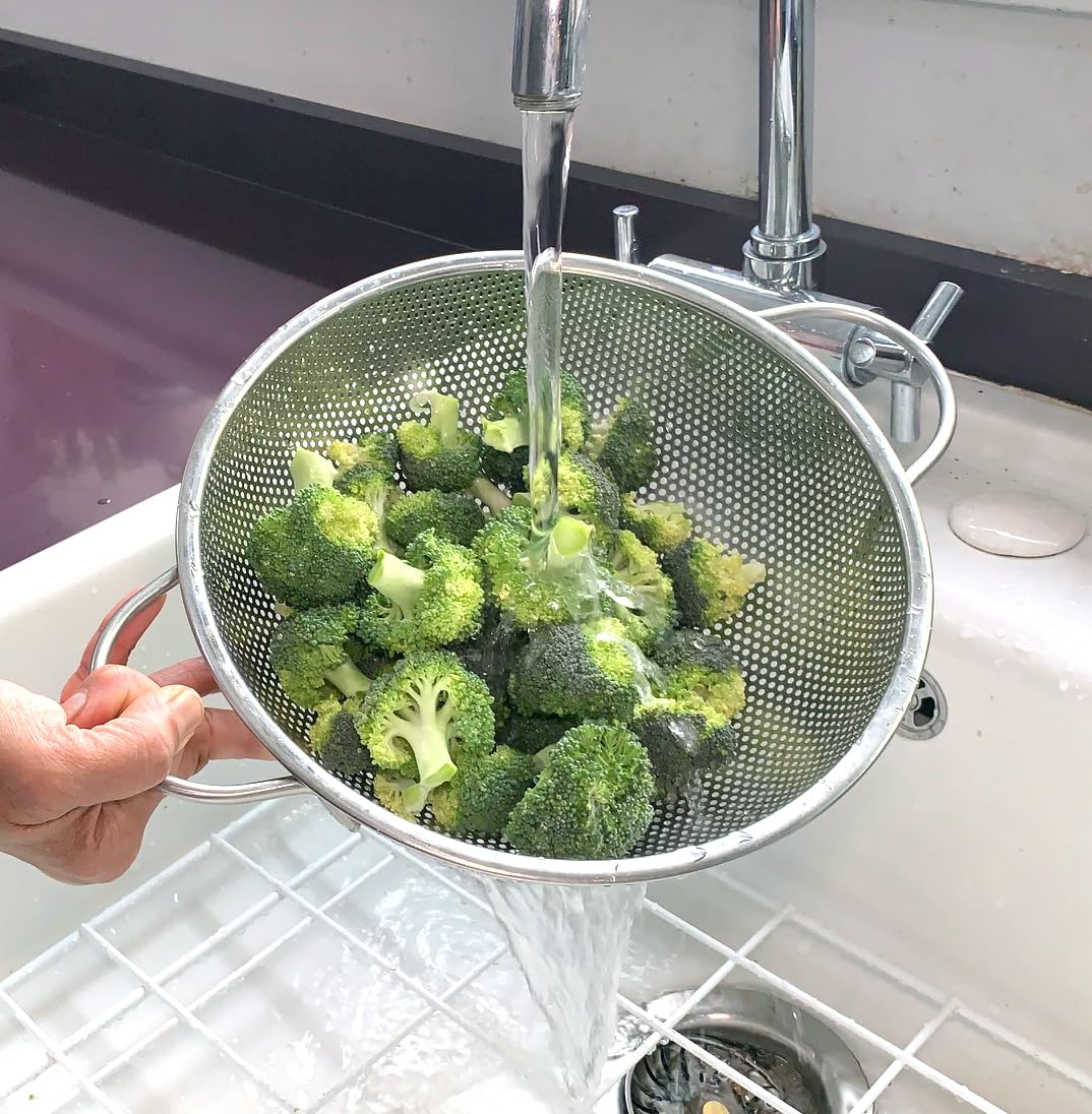Buckingham Mikroperforiertes Edelstahlsieb für Reis, Spaghetti, Nudeln, Gemüse, Obst, Kochen und Küche, 25,5 cm, Edelstahl, 25.5 cm