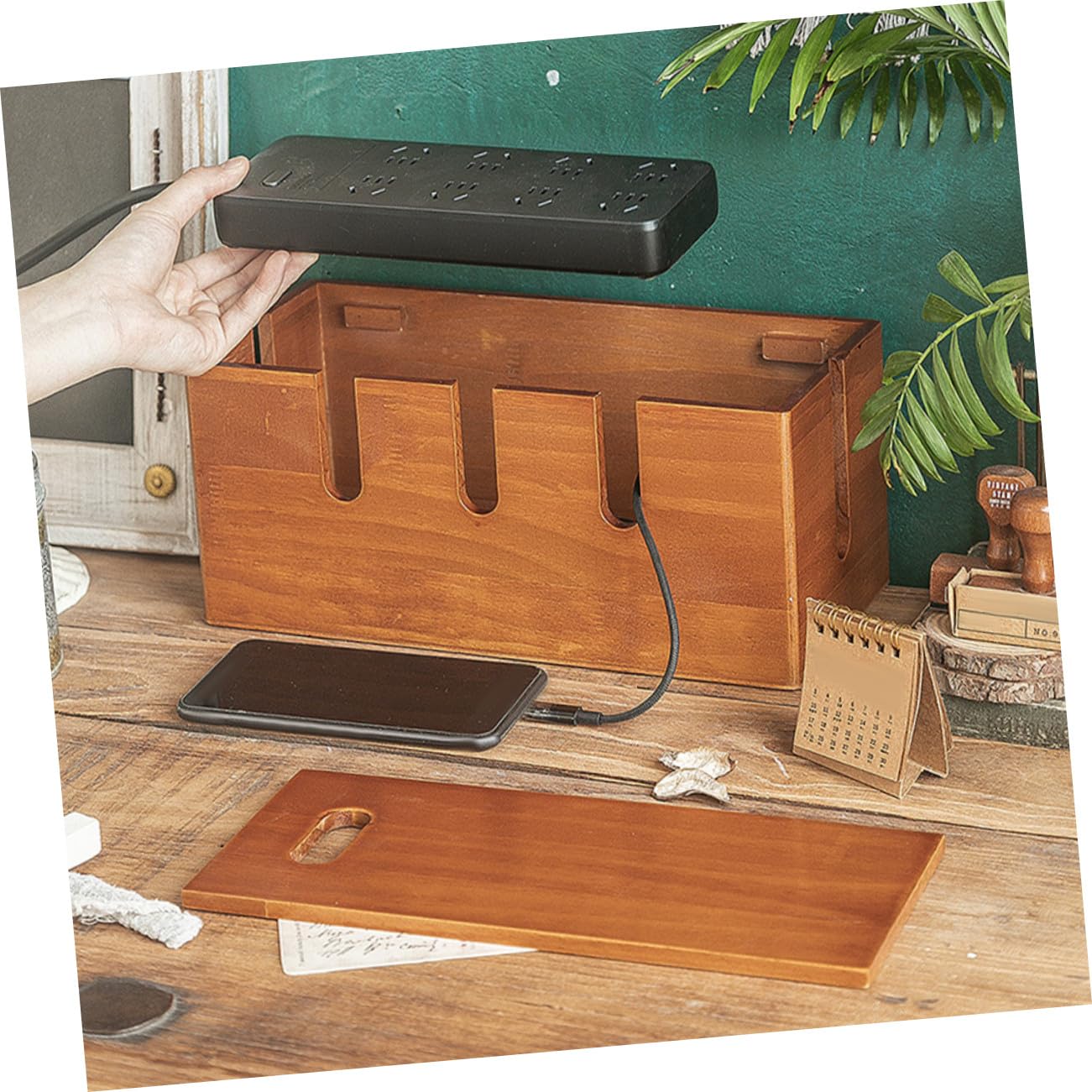 Veemoon Scatola Organizer per Gestione Cavi in Legno Massello Custodia per Passa Cavi da Scrivania Contenitore Multiuso per Alimentatori Caricabatterie e Prolunghe Design Classico