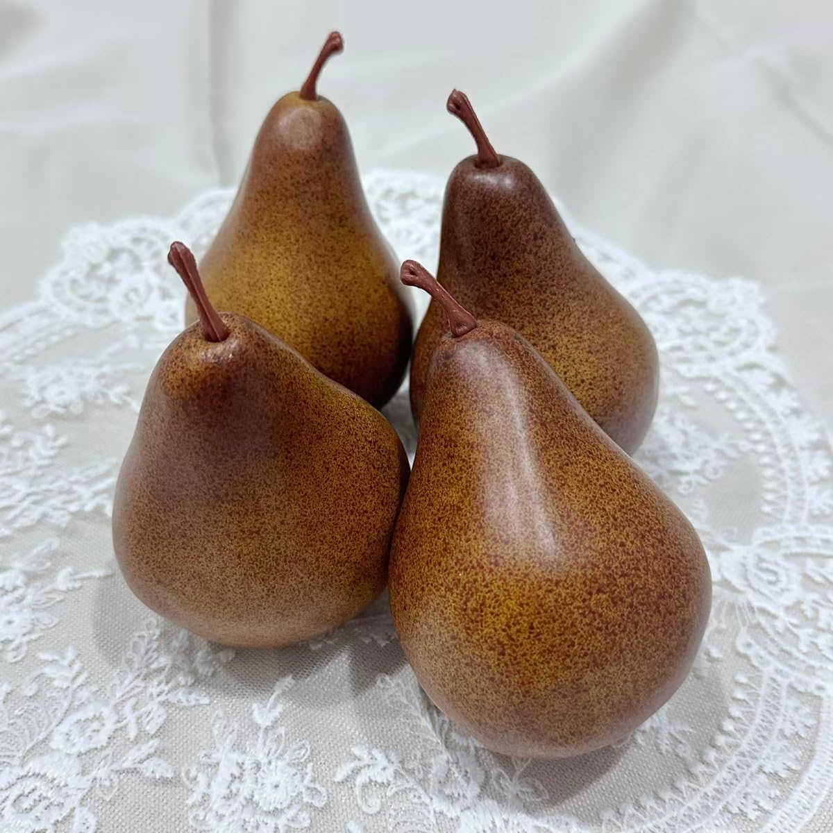 Emivery 4Pcs Fake Brown Pears, Lifelike Simulation Brown Pears Decorative Fruits Faux Pear for Christmas Home Party Decor Photography Props