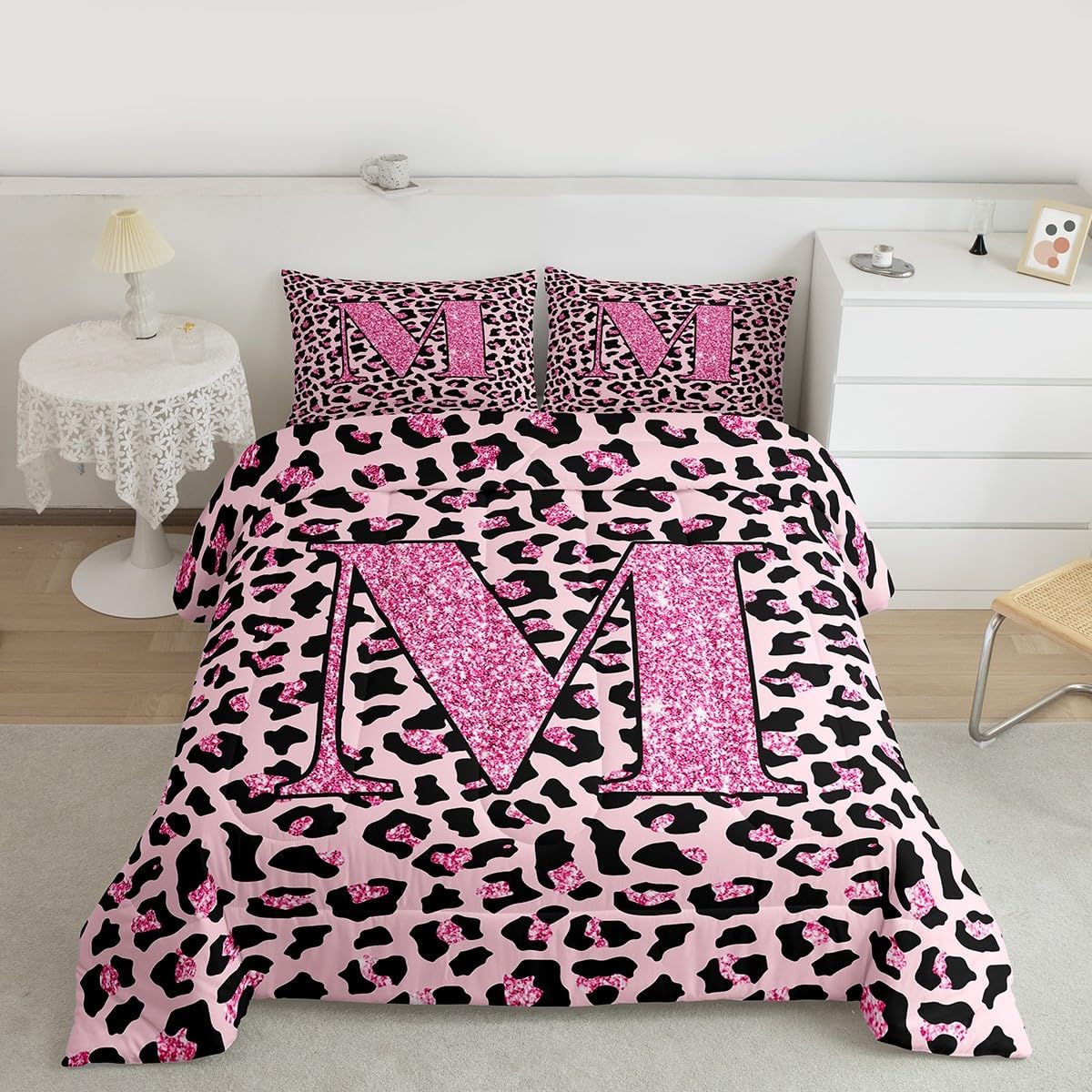 jejeloiu Leopard Print Comforter Set Queen Size Alphabet Personalized Initial Bedding Set for Kids Boys Girls Safari Cheetah Animal Fur Print Pink Letter M Duvet Quilt 3 Pcs with 2 Pillow Cases