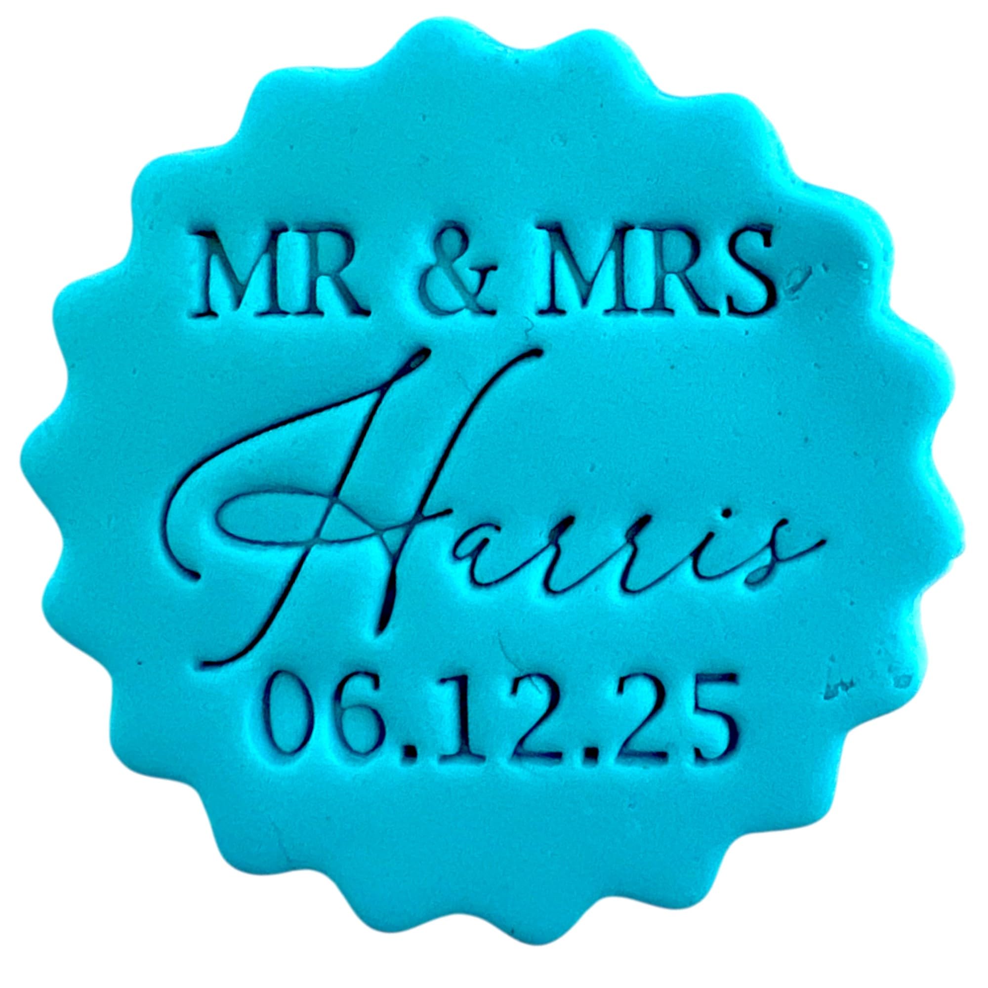 Personalised Cookie Stamp with Free Scallop Cutter, Mr and Mrs Wedding, 5cm Acrylic Biscuit Embosser, Food-Safe Plastic Baking Tool, Fits M&S All Butter Biscuits (Design 9)