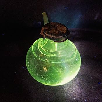 Amazon.co.jp: ウランガラス 吸い飲み 蓋付き レトロ