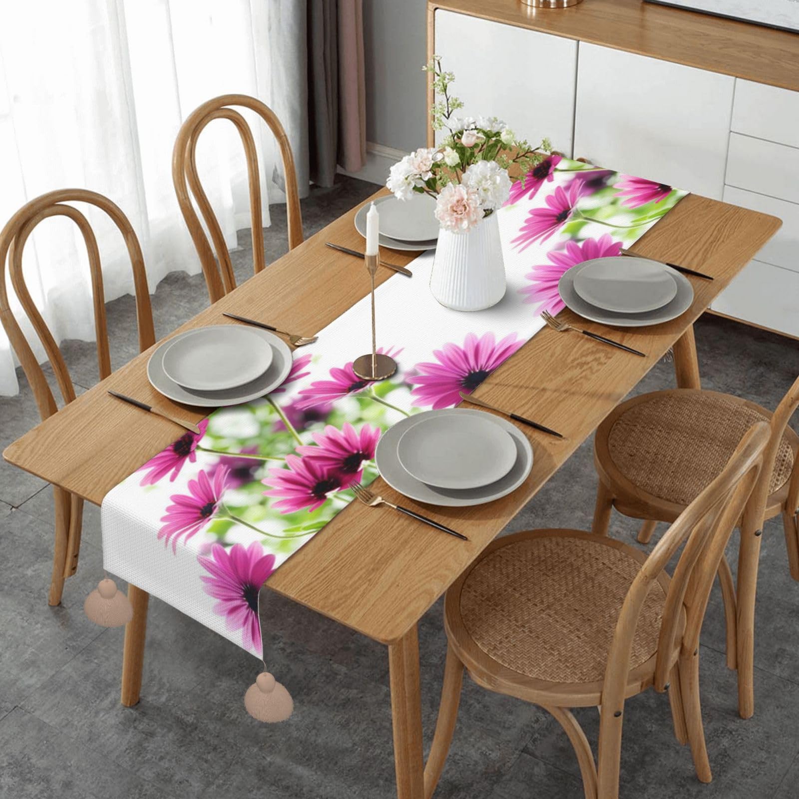 Chemin de table en lin motif marguerite à offrir pour Noël