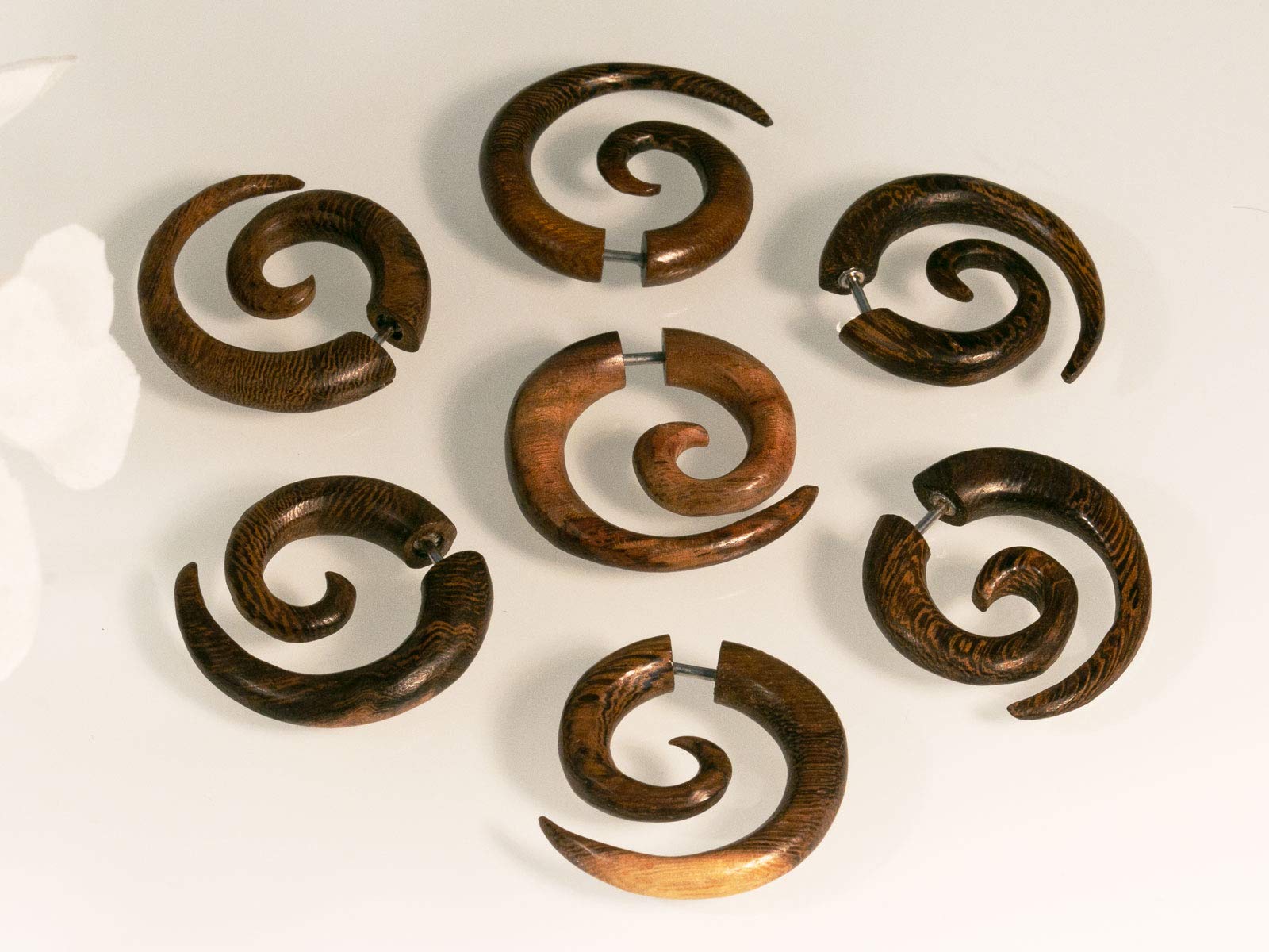 Fly Style 1 Paar Fake Piercing Spirale - Ohrring aus Horn, Knochen oder Holz mit Schraubverschluss