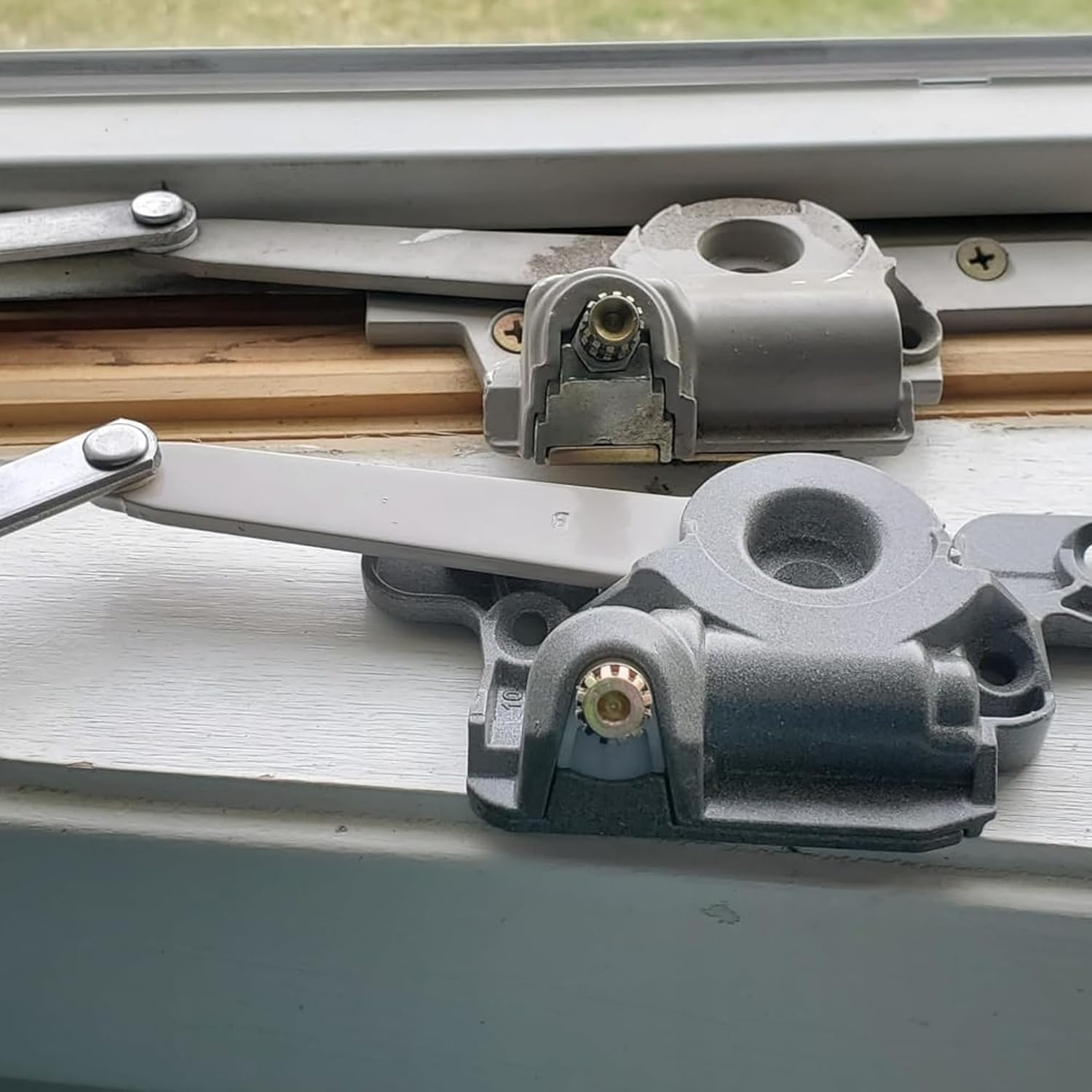 Non-Handed Casement Window Split Arm Operator Compatible with Andersen E-Z Casement OEM Part #1361484 (1995 - Present), Universal 1/4" Thin Base Window Crank Replacement