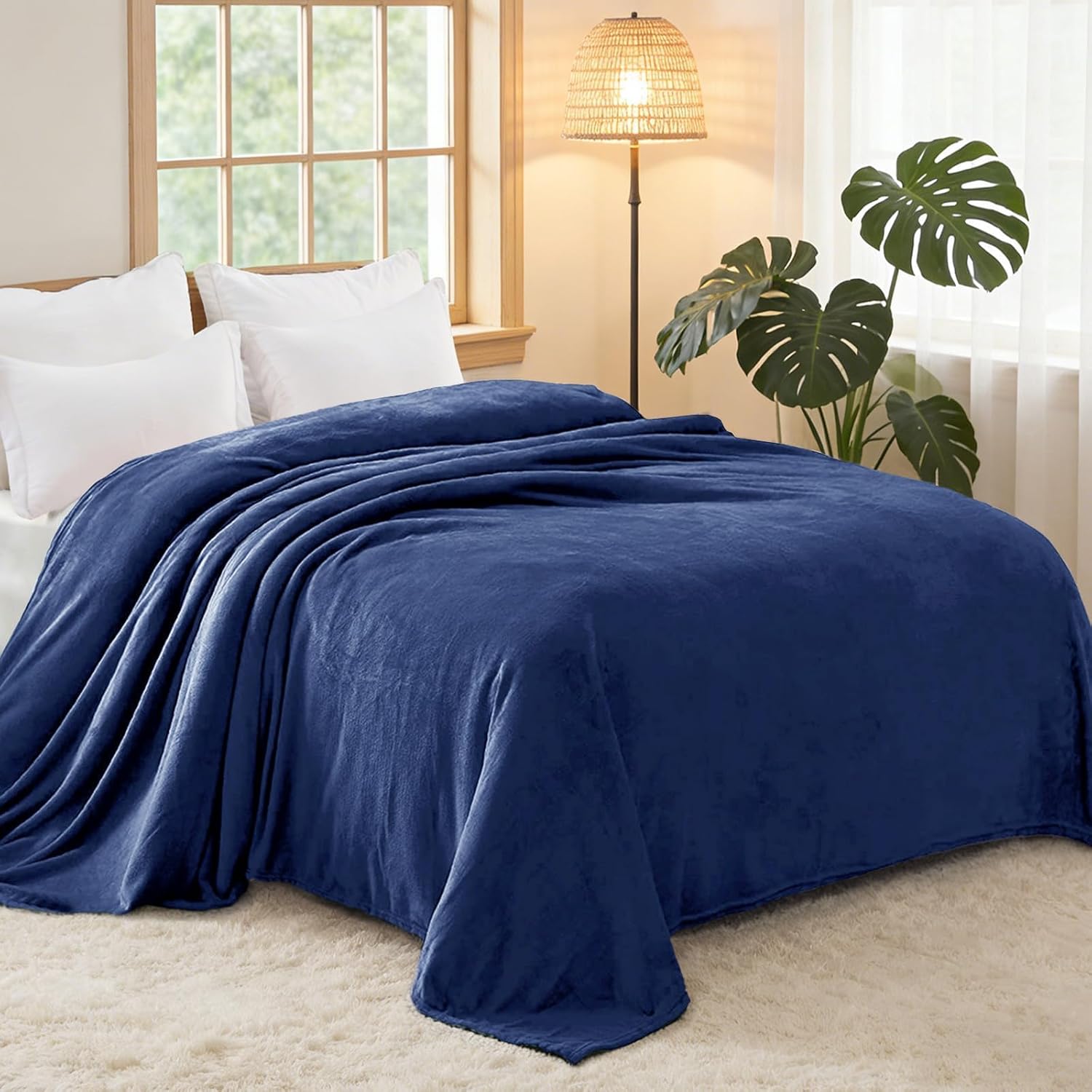Exclusivo Mezcla Fleece Blanket King Size for Bed, Super Soft and Warm, All Season, Cozy, Plush, Lightweight, 90x104 Inches, Navy Blue