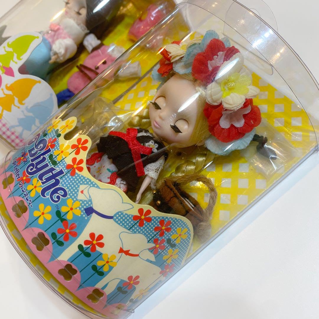 Takara Tomy - 未使用　プチブライス　ウェイクアップキス　アルプスレター　白雪姫　花冠　民族衣装 Amazon.co.jp: プチブライス ウェイクアップキス アルプスレター