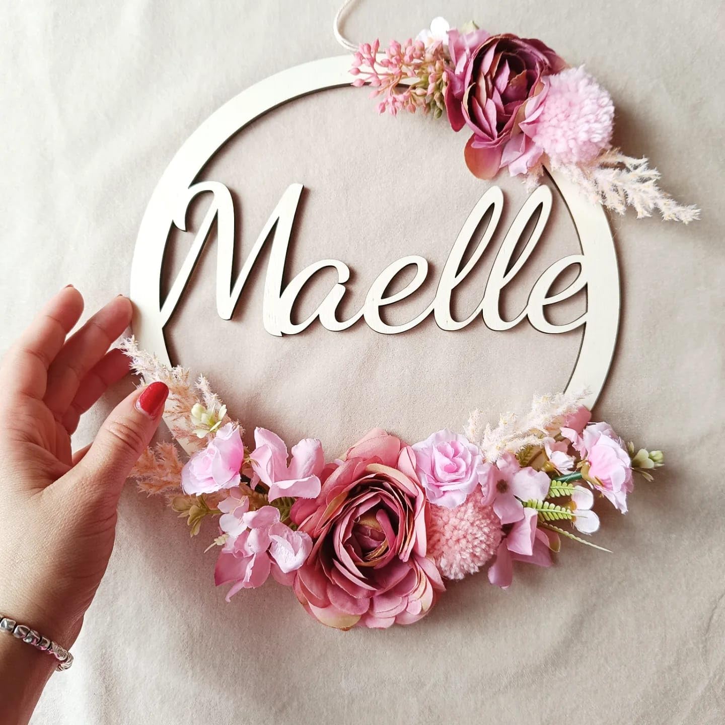Fiocco Nascita Bimba, Idea Regalo Personalizzato Nascita Bimbo, Decorazione in Legno Artigianale con Fiori per cameretta, Regalo neonata Battesimo, fuoriporta e Regalo Nascita, Ghirlanda Comunione