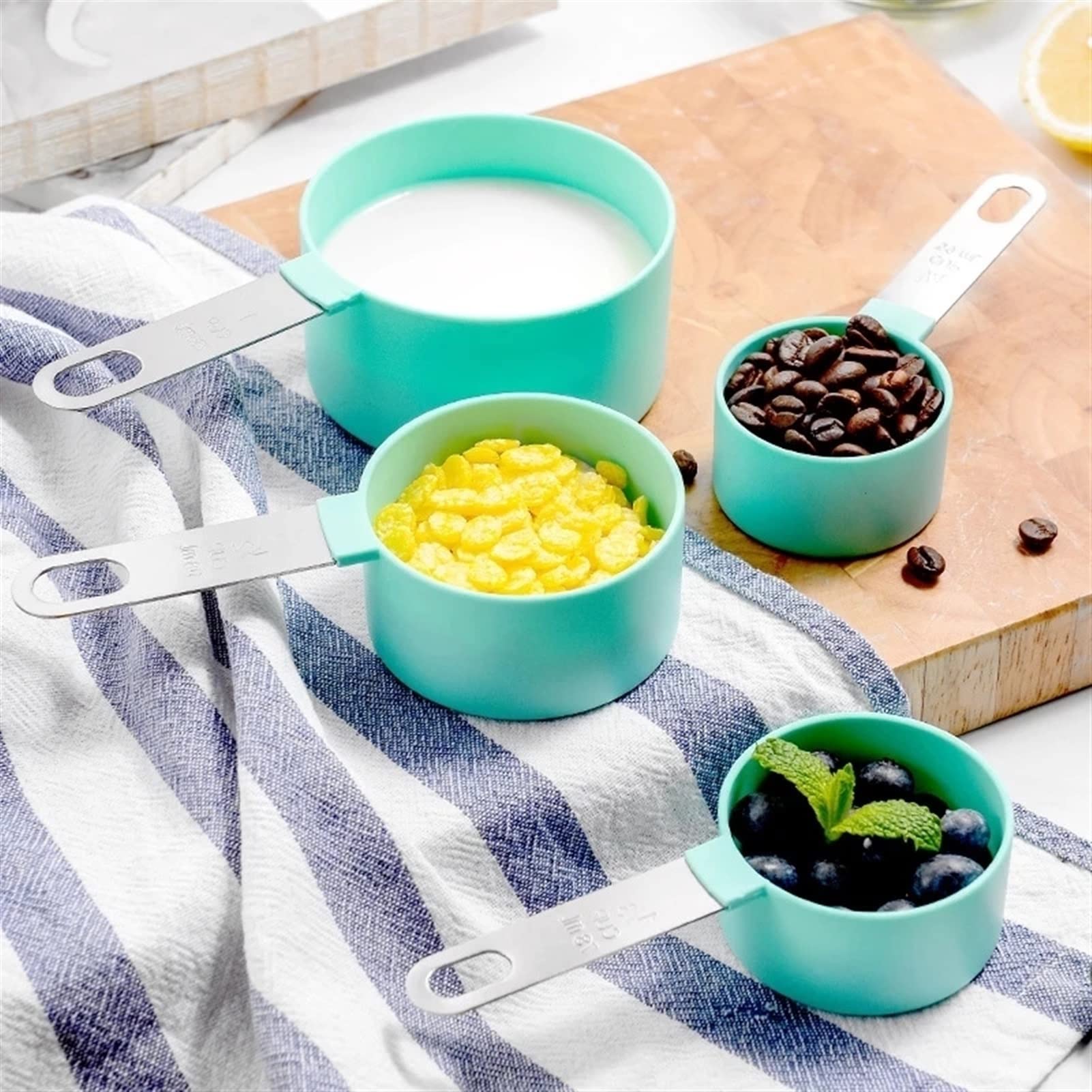 4/8 pezzi Cucchiai multiuso Strumenti per misurare la tazza Accessori per la cottura in PP Manico in plastica in acciaio inossidabile Gadget da cucina (Colore: 8 pezzi Abito verde) (8 pezzi