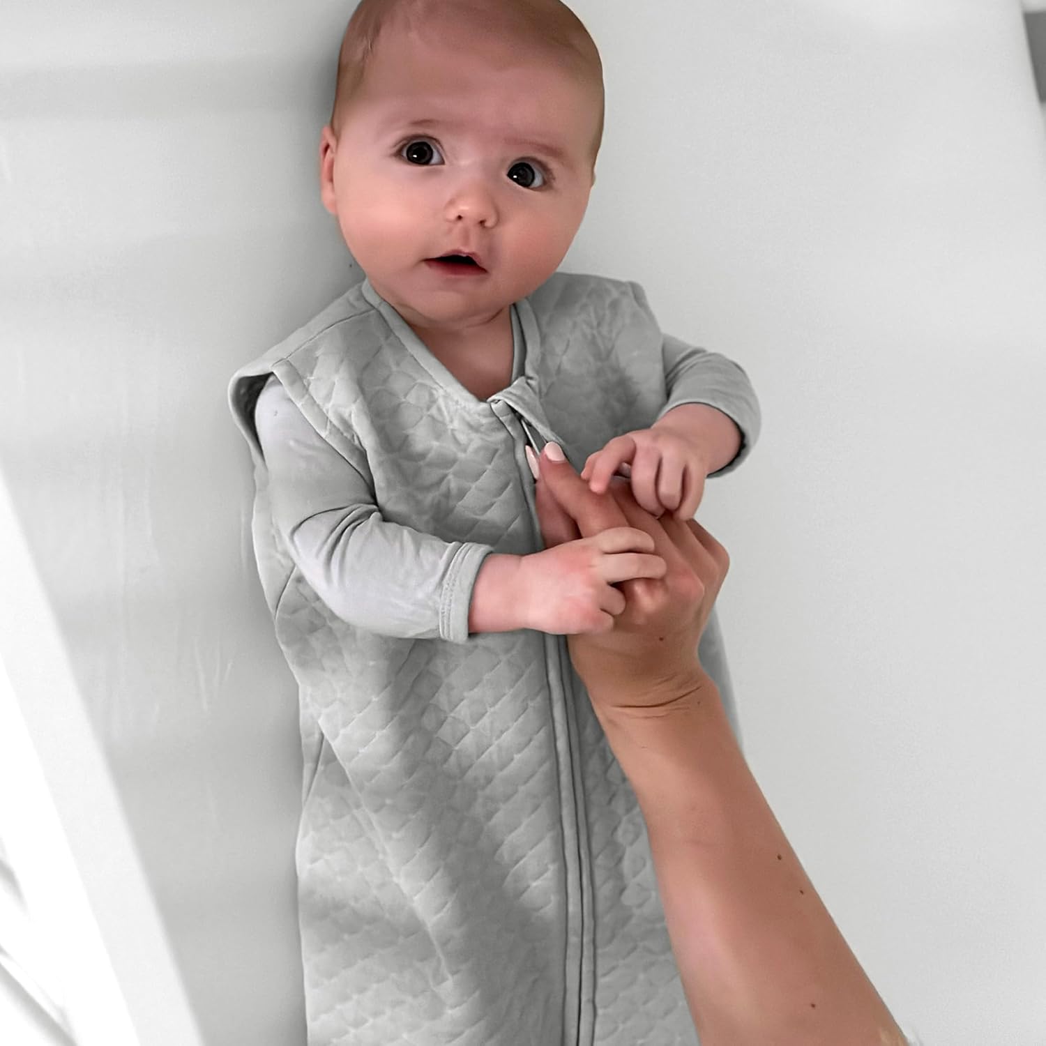 Boppy Baby Sleep Sack 0 – 6 Months, Wearable Blanket 1 TOG, 100% Cotton, 2-Way Zipper for Easy Diaper Changes, Newborn Sleep Sacks, Machine Washable, Gray Quilt-Textured Knit (Pack of 2)