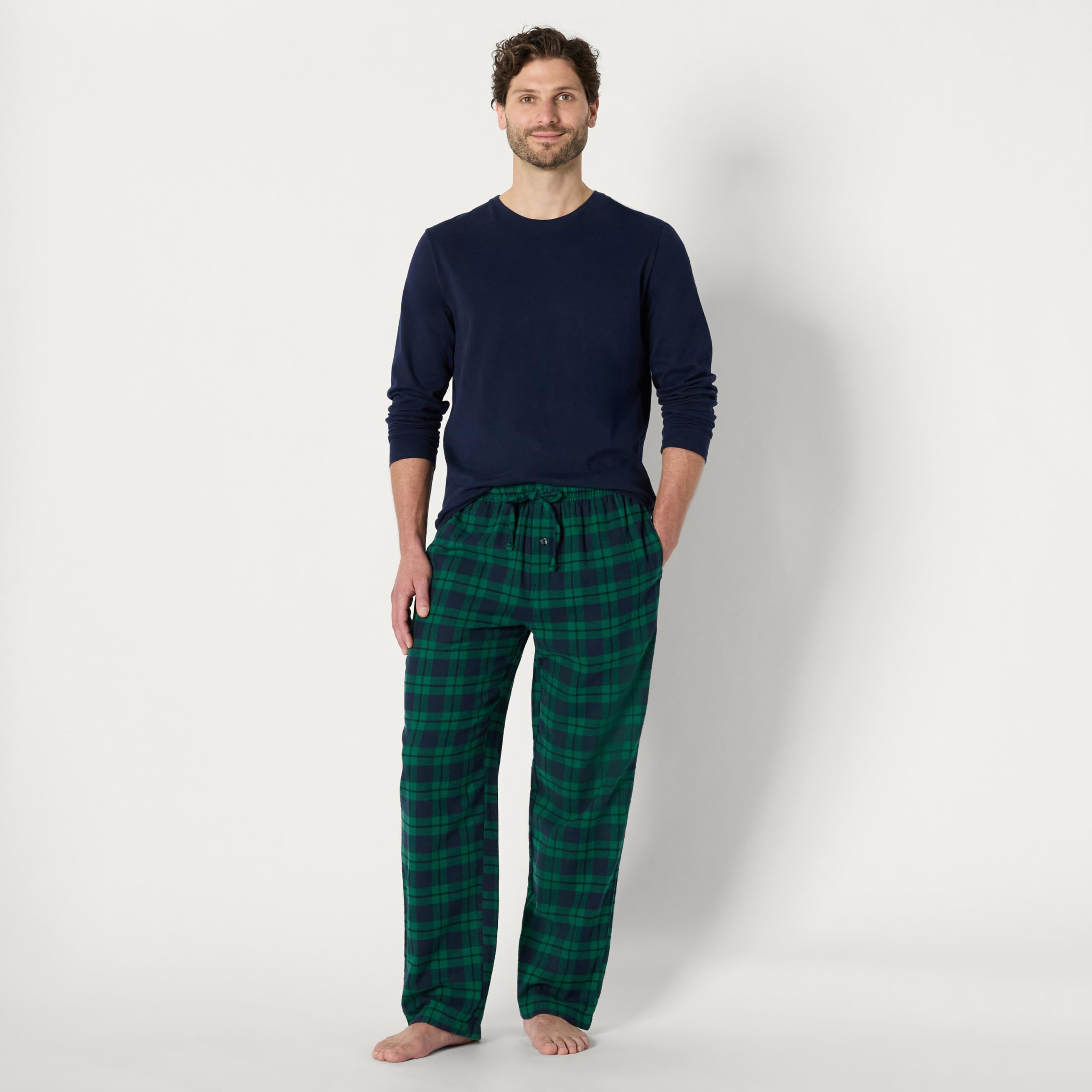 Amazon Essentials Completi Coordinati di Pigiami Natalizi per La Famiglia