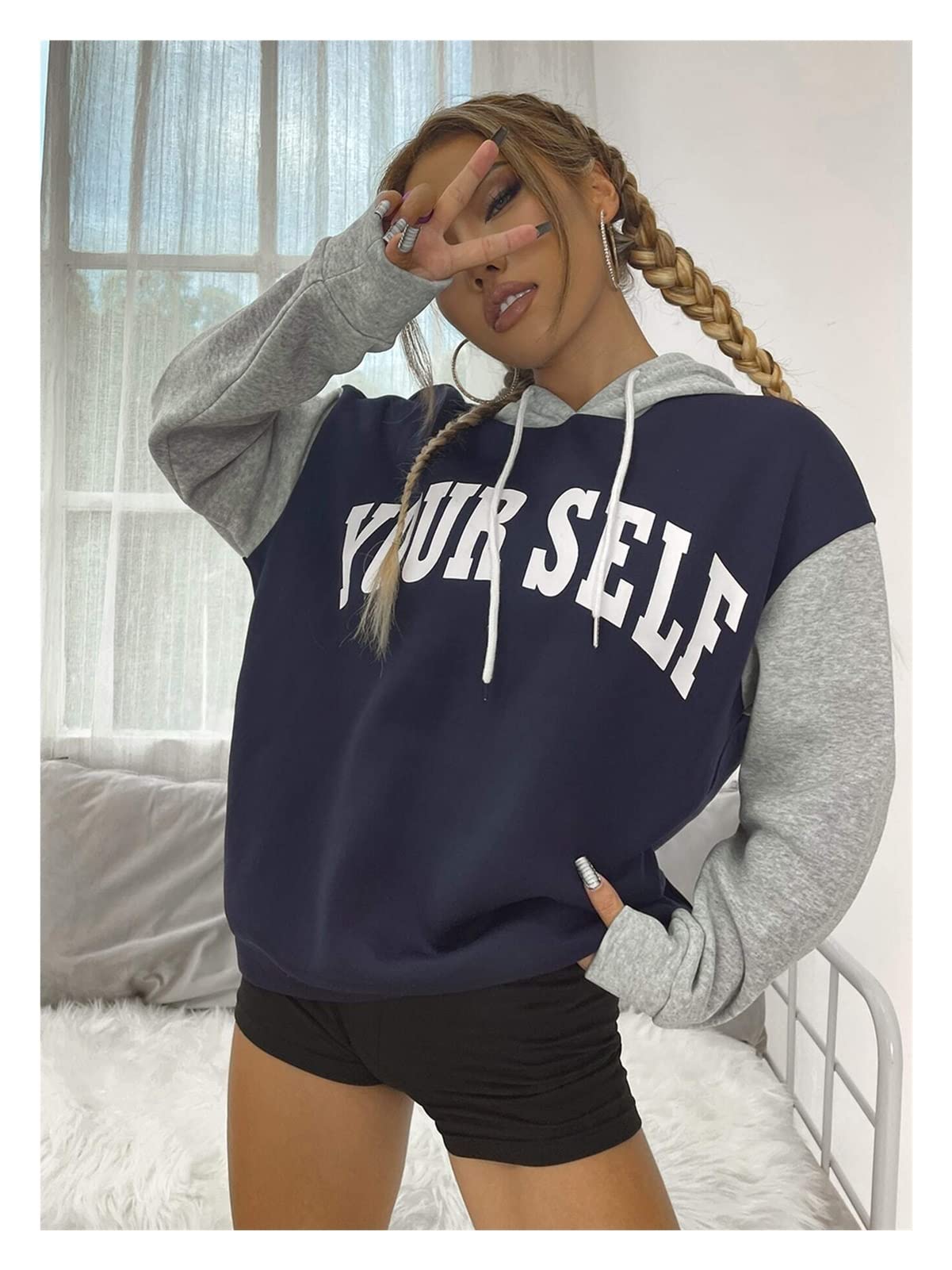 Sweat-shirt à capuche avec cordon de serrage et motif lettre pour une protection stylée