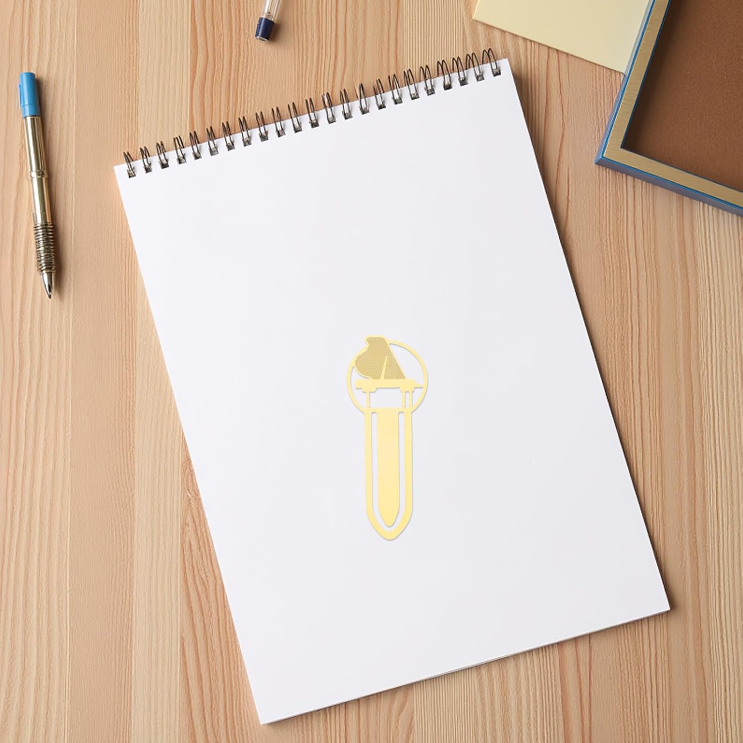Veemoon Elegant Golden Metal Piano Bookmark for Book Lovers and Teachers, Portable Iron Music Book Page Holder with Decorative Function, for School and Office Reading Accessories image 5