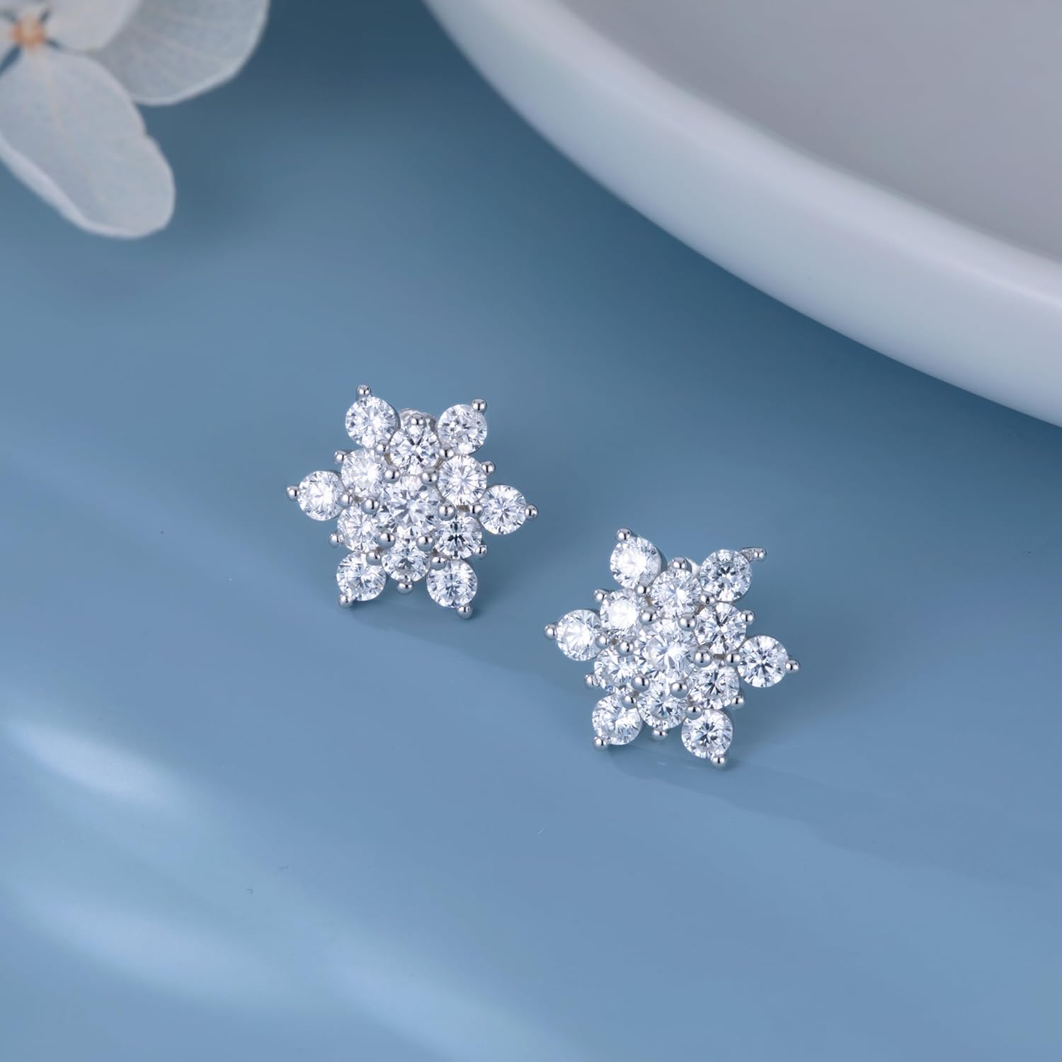 Reffeer Solid 925 Sterling Silver Sparkling Snowflake Earrings Stud for Women Teen Girls Crystal Snowflake Stud Earrings - Image 6