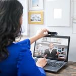 Webcam Logitech 4K Pro avec HDR et micros à réduction de bruit | Vidéo Ultra 4K, Rightlight 3 Plus HDR, double microphones omnidirectionnels à réduction de bruit, FOV sélectionnable, obturateur de confidentialité