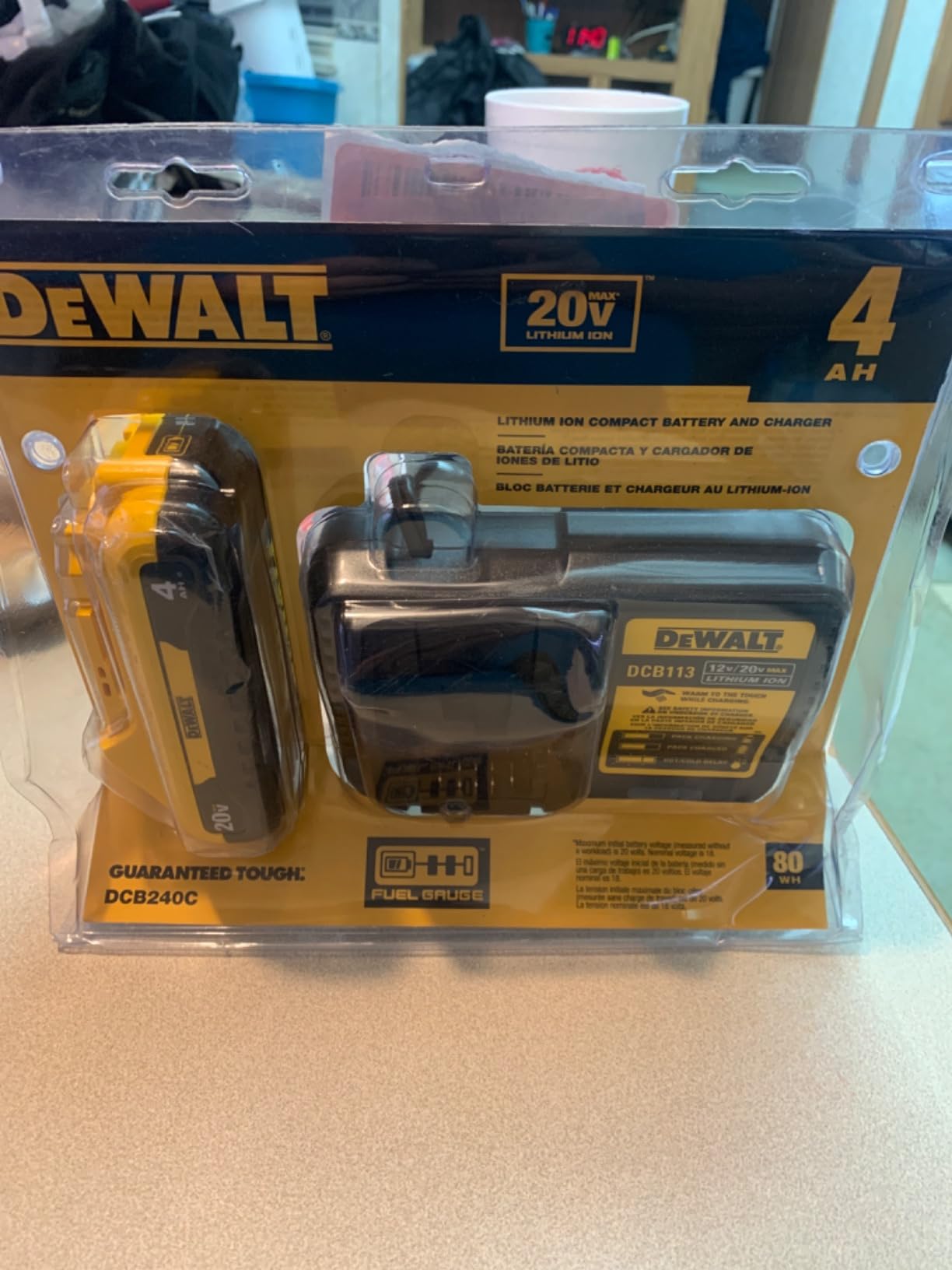 Dewalt 20V MAX Lithium-Ion 6.0Ah and 4.0Ah Battery and Charger Starter Kit