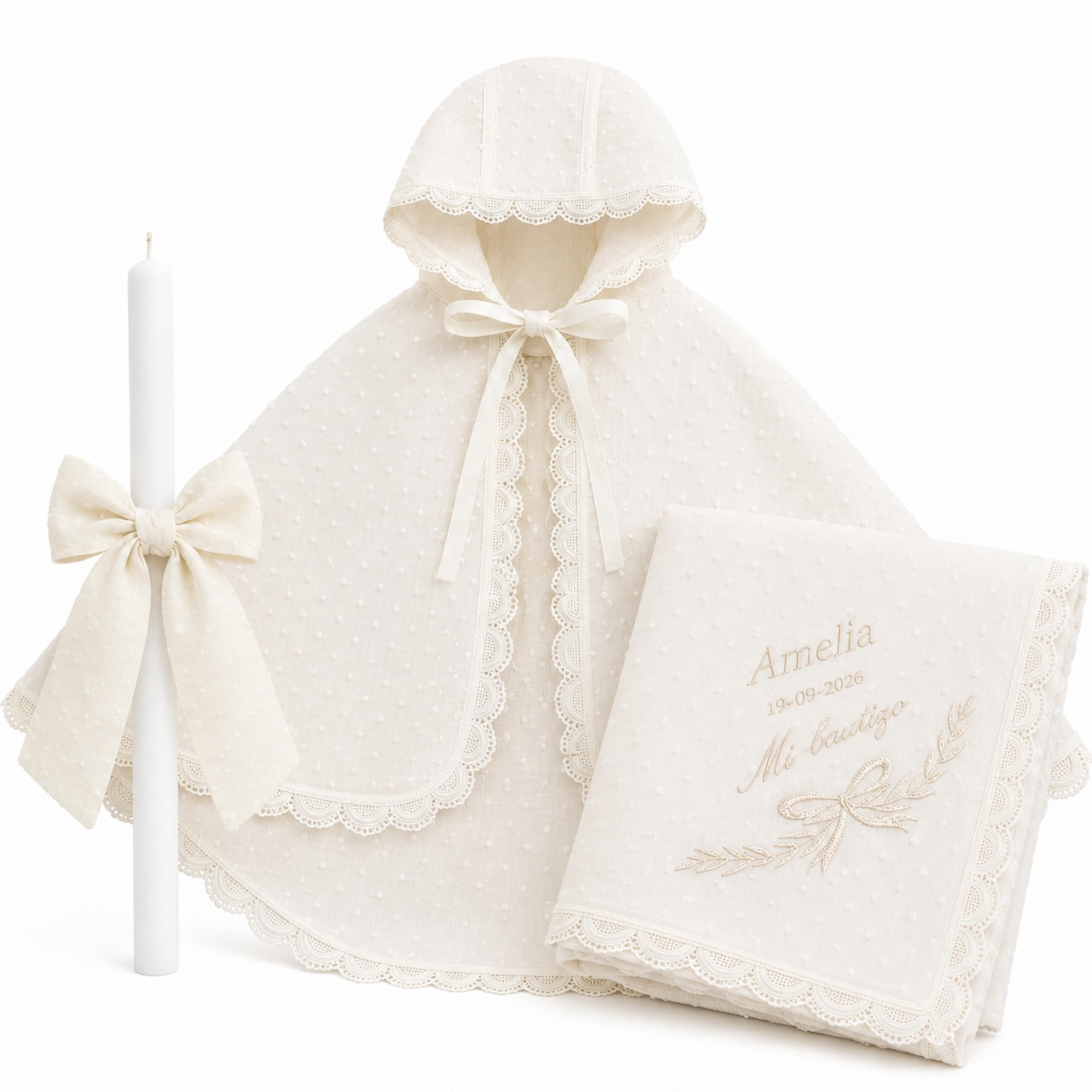 Nenel | Kit de Bautizo Personalizado con Capa Bautismal, Vela y Paño Bordado Plumeti | 6, 12 y 18 Meses | Regalo Original Bautismo con Nombre y Fecha Bordados