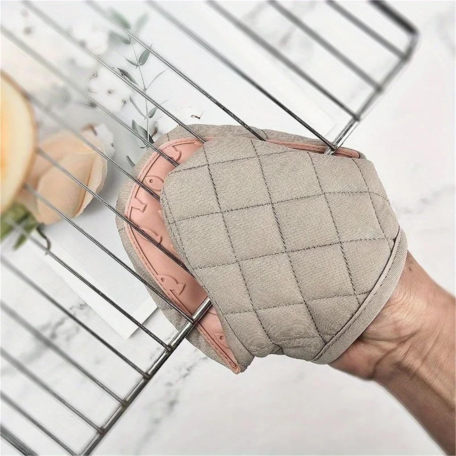 Gants de Cuisine en Silicone Haute température, Confortables et Anti-brûlures, avec Clip et utilisables au Micro-Ondes. Isolants et résistants aux Hautes températures.