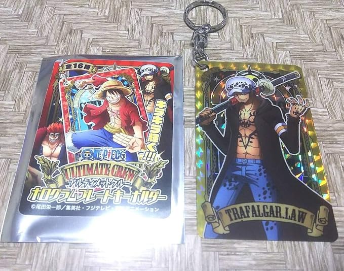 Amazon ワンピース ロー アルティメットクルー ホログラムプレート キーホルダー 麦わらストア ペンギン シャチ ベポ ハートの海賊団 アイドル 芸能人グッズ 通販